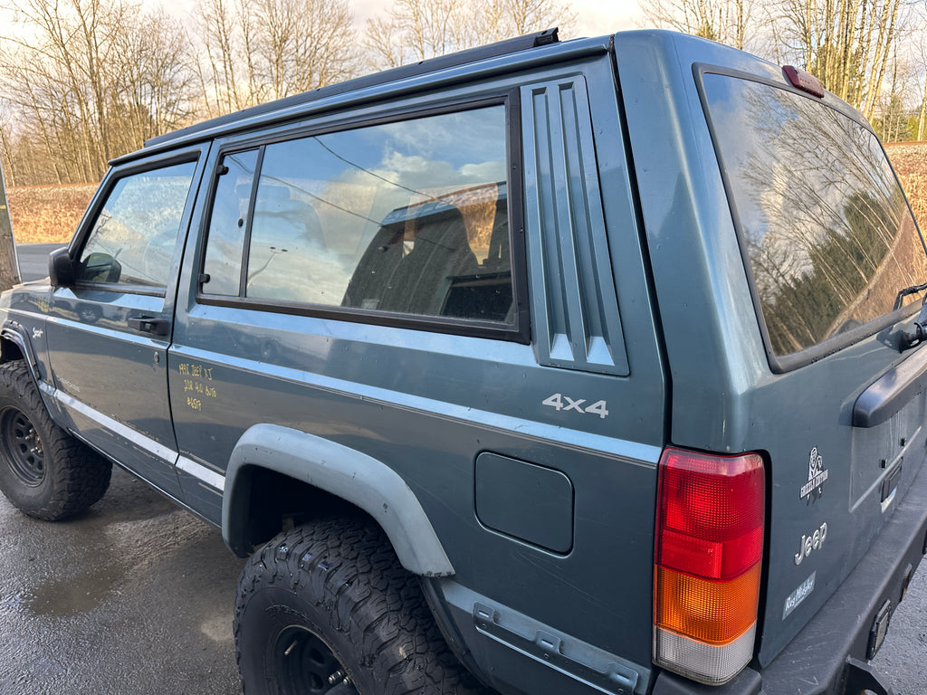 1998 Jeep Cherokee XJ 4.0 – J2513