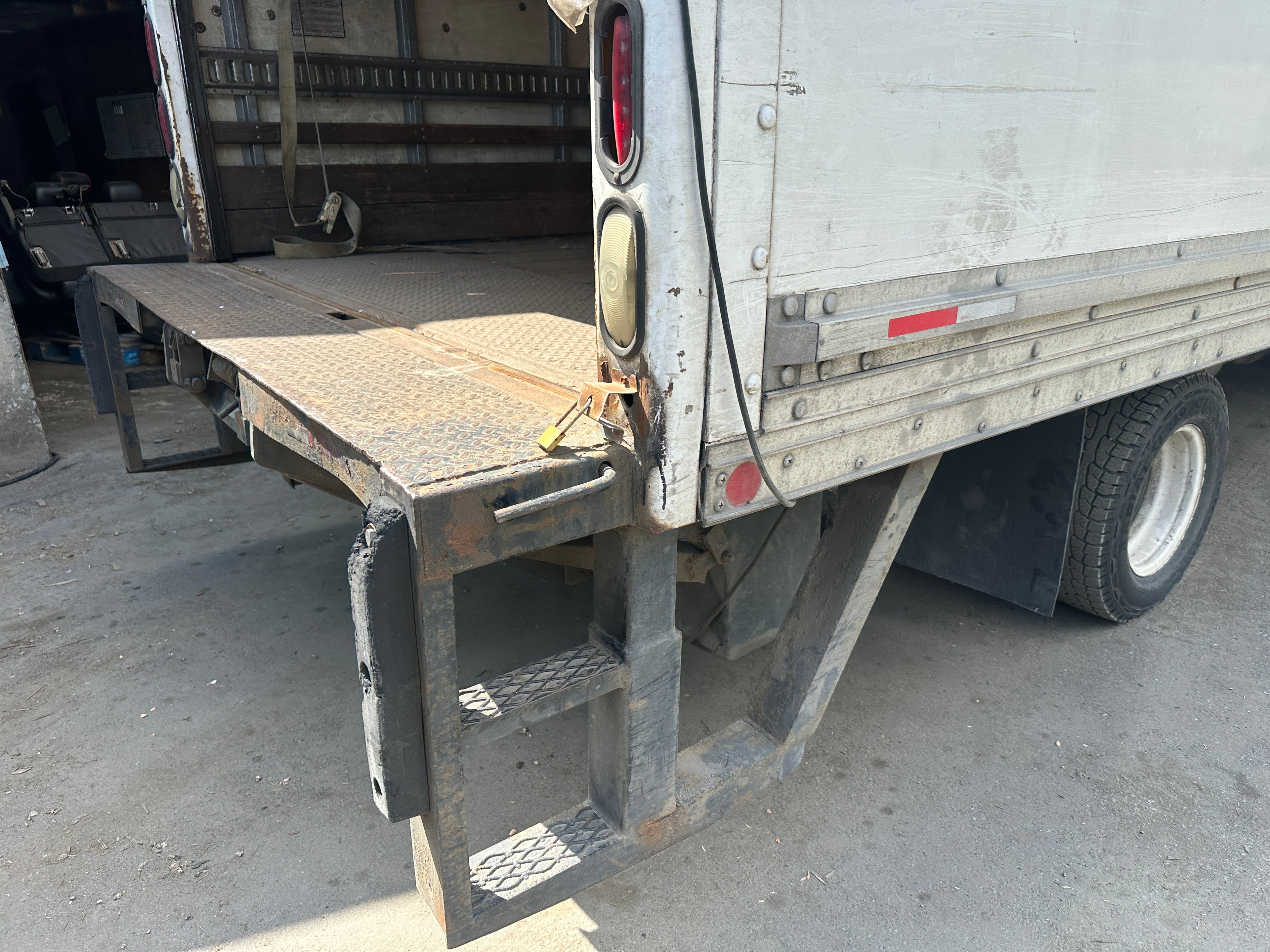2007 GMC W4 Cab Chassis – G2521