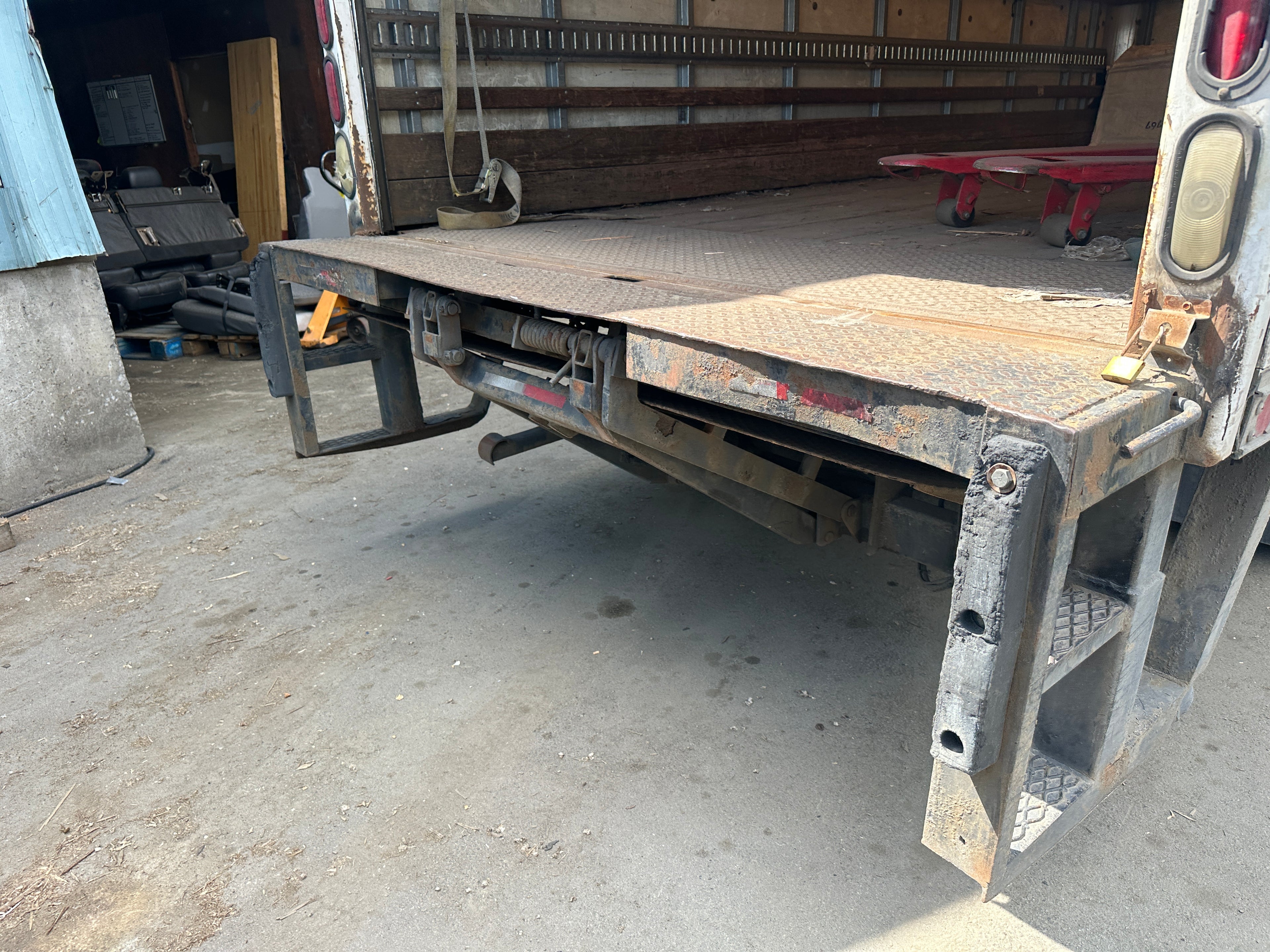 2007 GMC W4 Cab Chassis – G2521