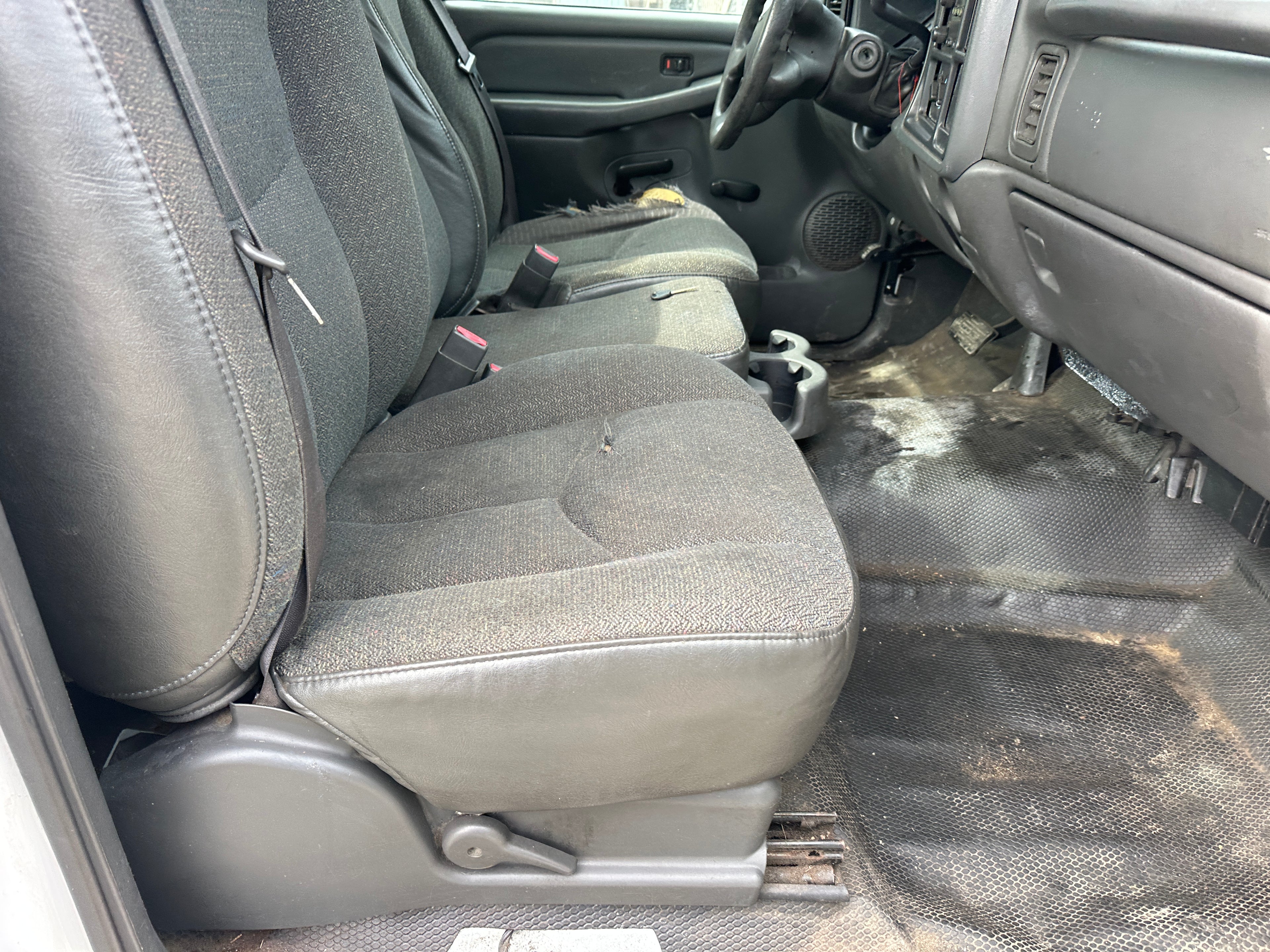 2006 GMC Sierra C2500HD 6.0 – G2609