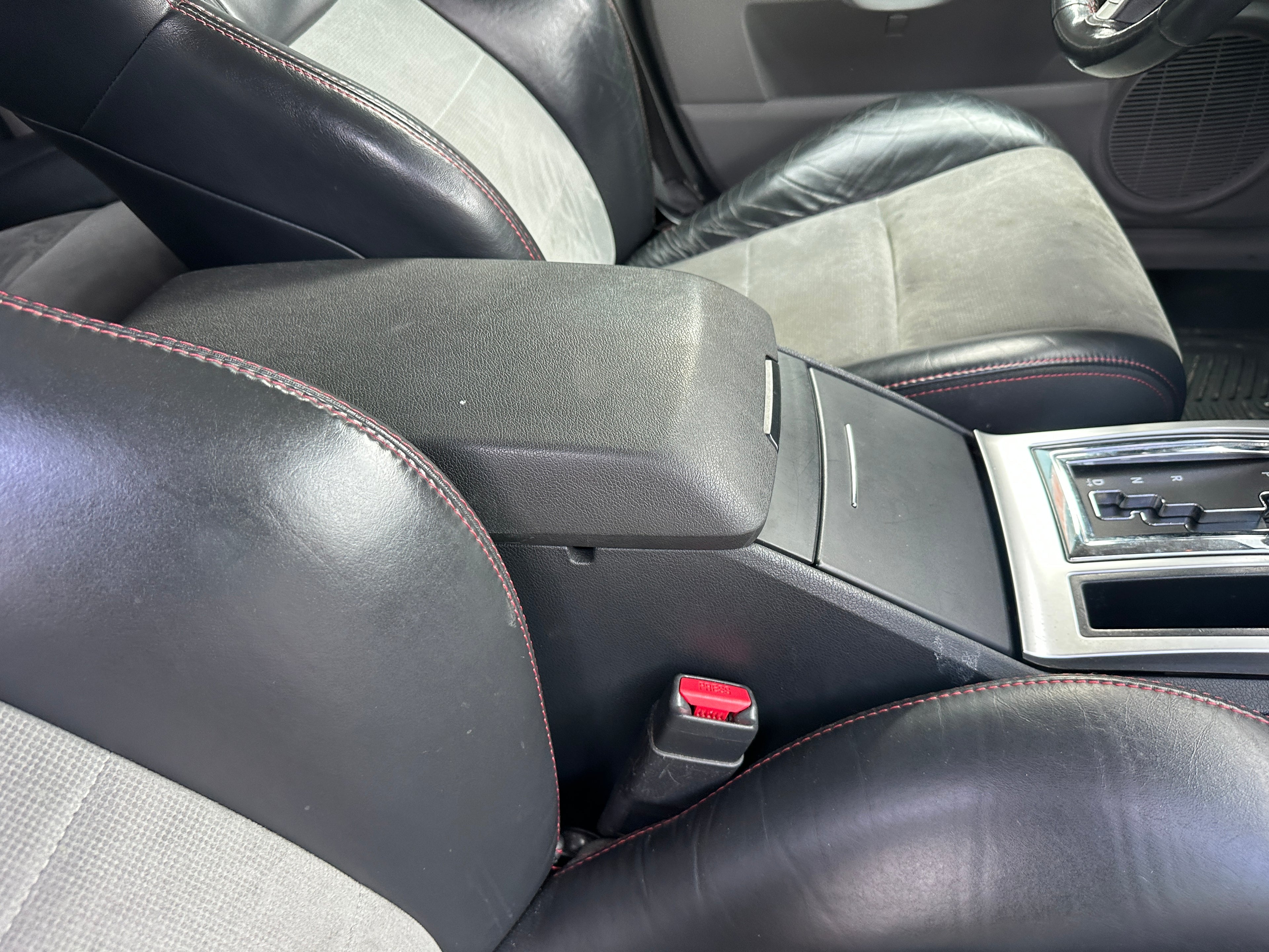 2006 Dodge Charger SRT-8 – D2502