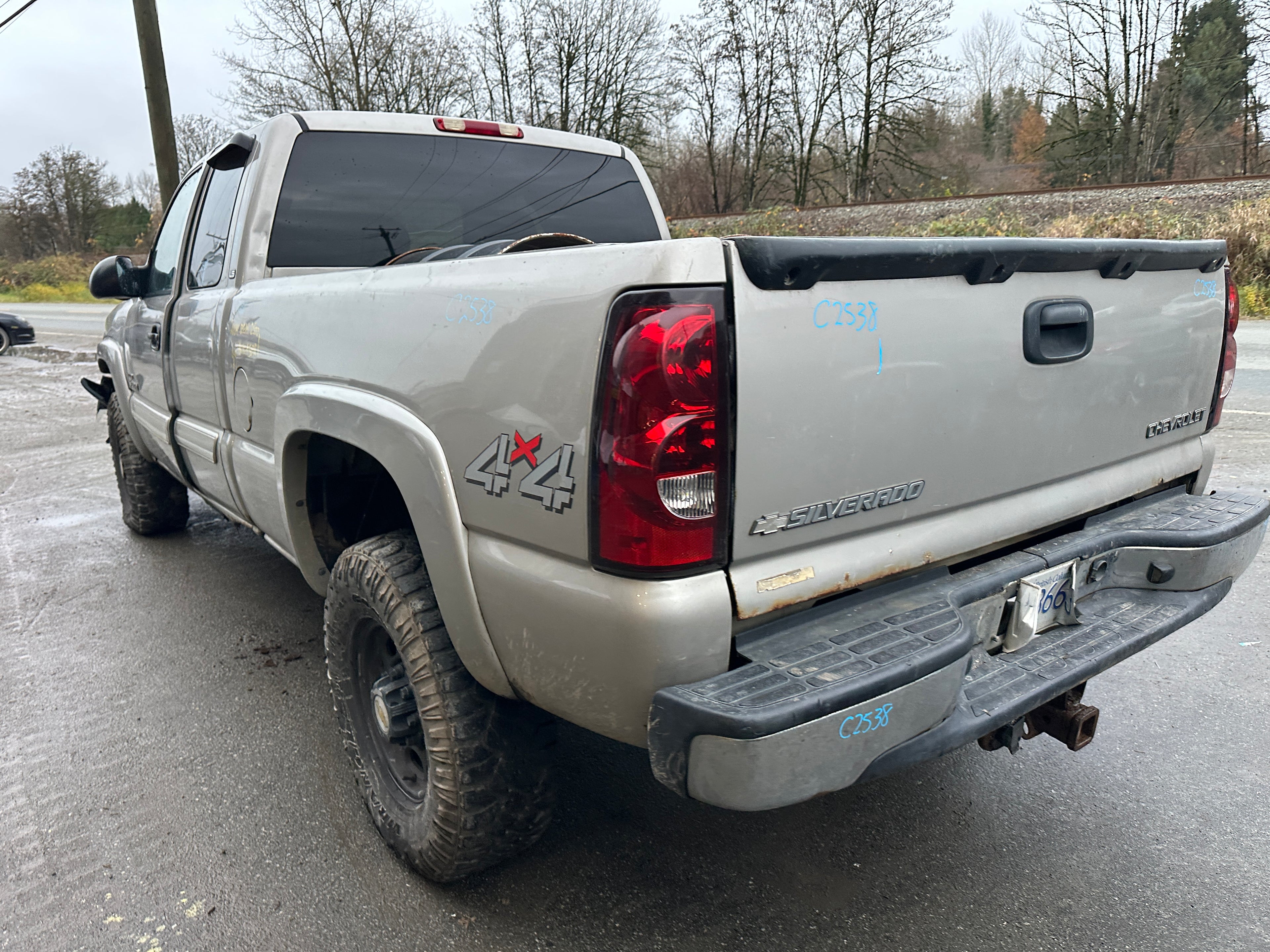 2004 Chevrolet Silverado K2500HD 6.6 LB7 Duramax – C2538