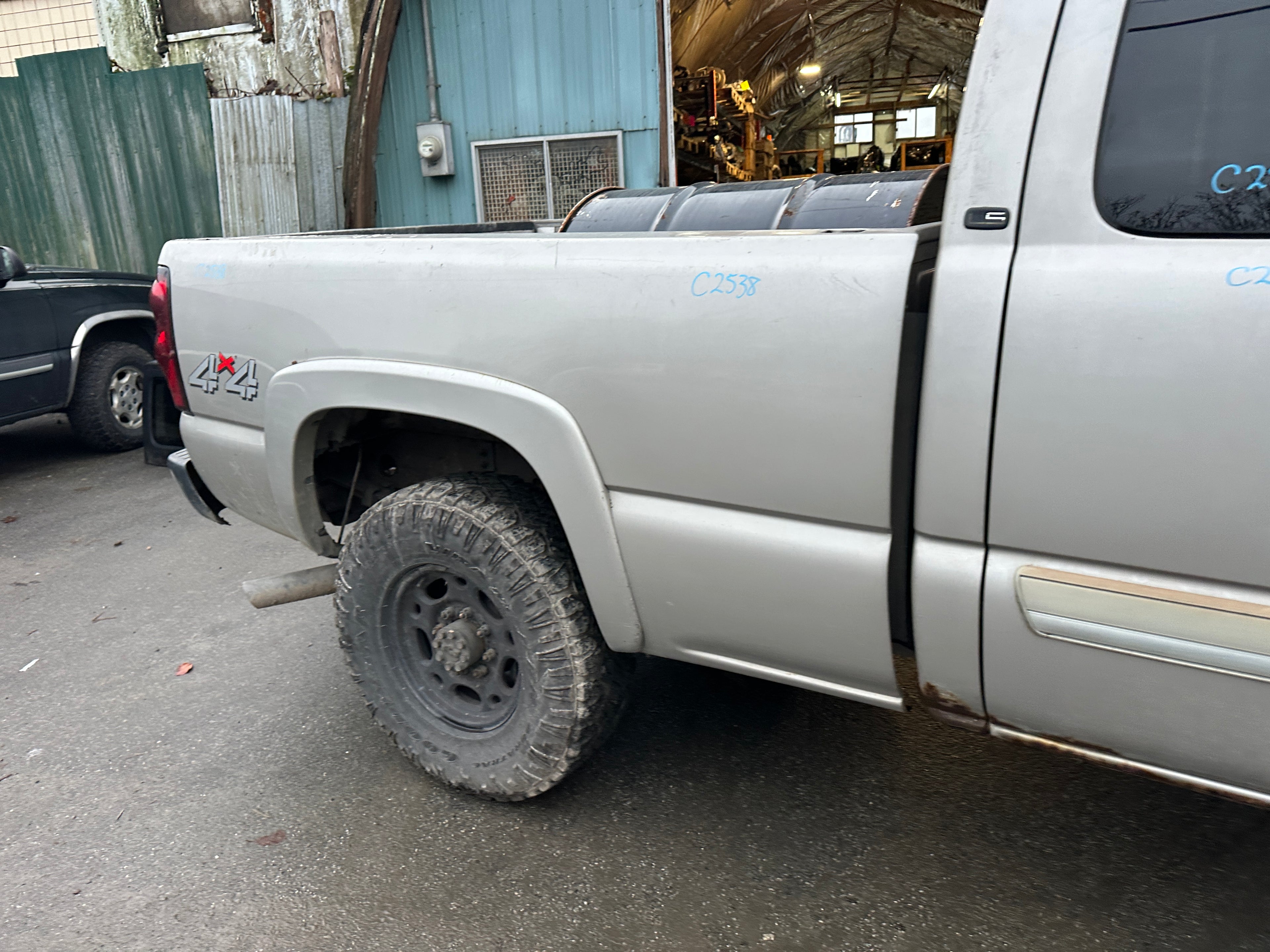 2004 Chevrolet Silverado K2500HD 6.6 LB7 Duramax – C2538