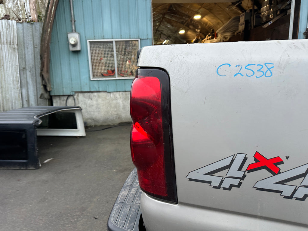 2004 Chevrolet Silverado K2500HD 6.6 LB7 Duramax – C2538