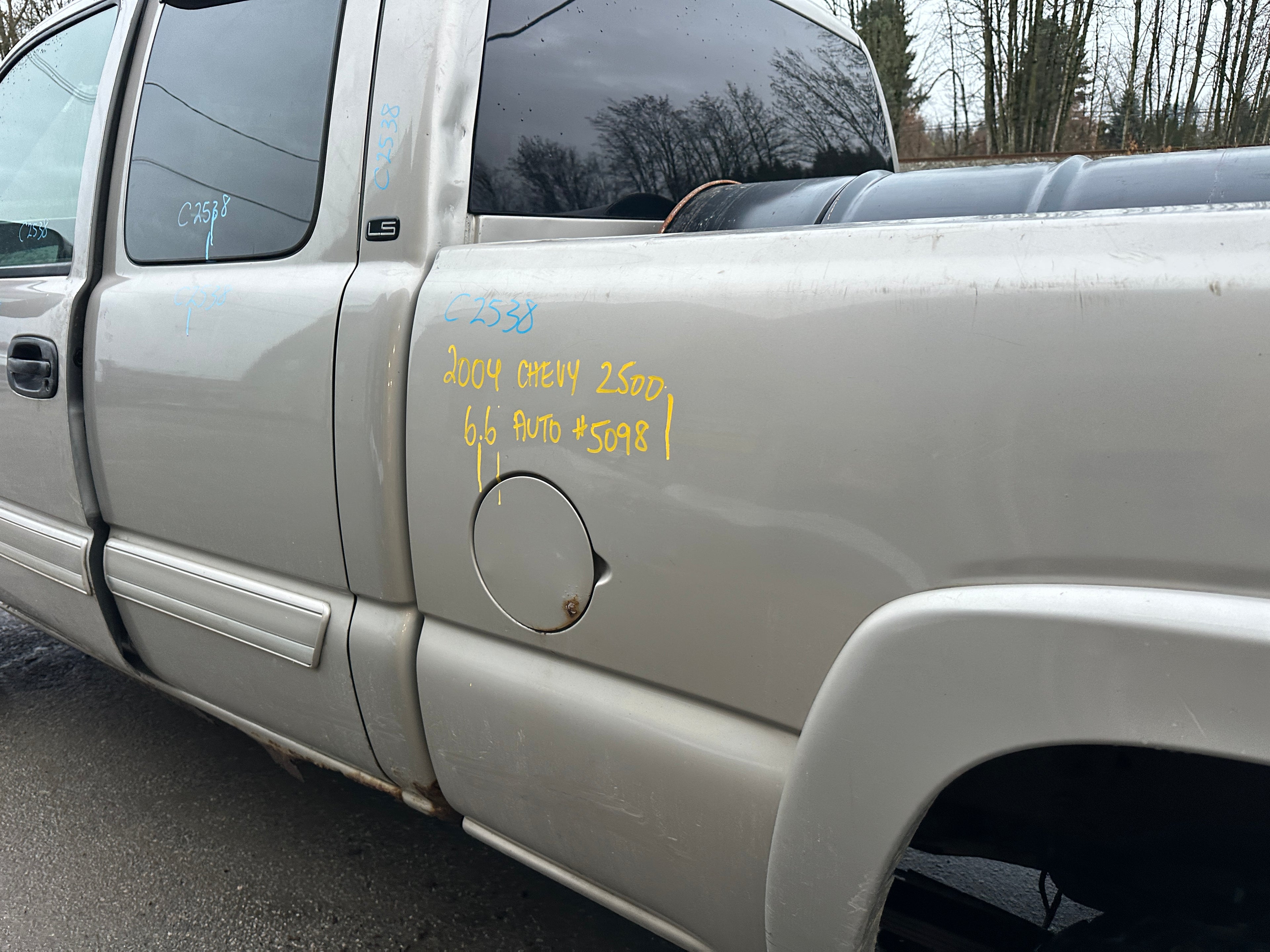 2004 Chevrolet Silverado K2500HD 6.6 LB7 Duramax – C2538