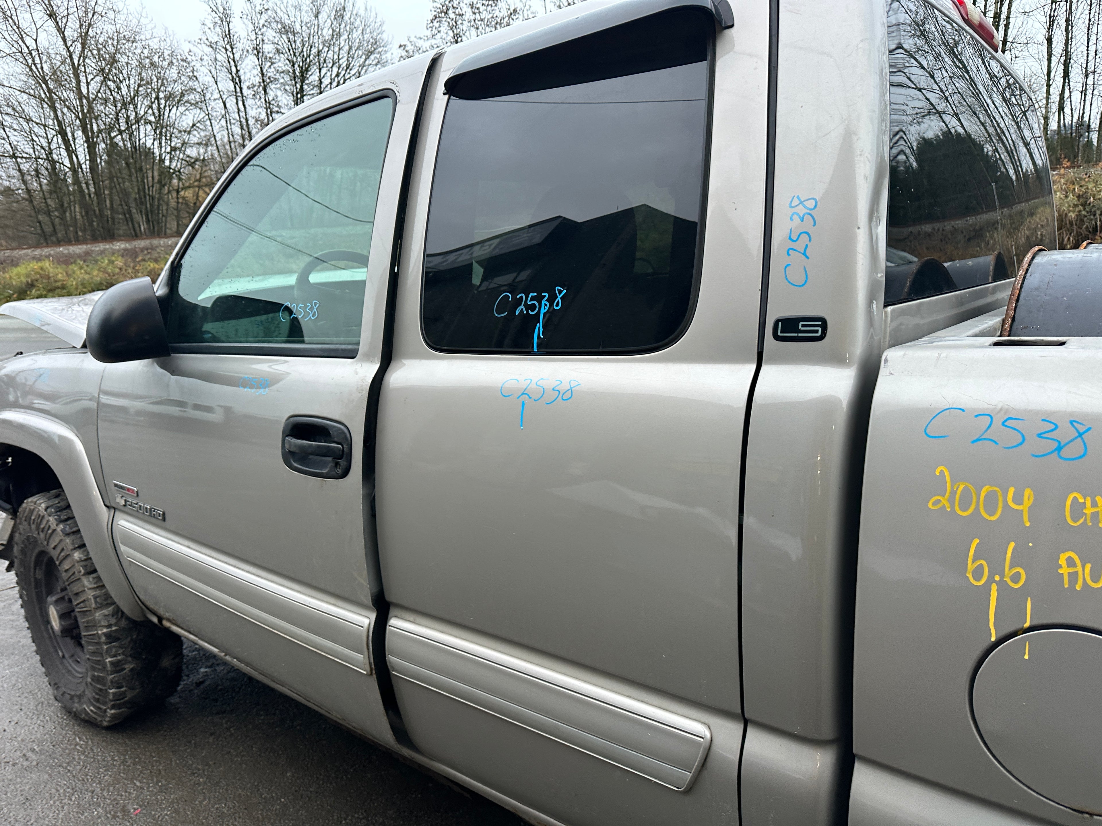 2004 Chevrolet Silverado K2500HD 6.6 LB7 Duramax – C2538