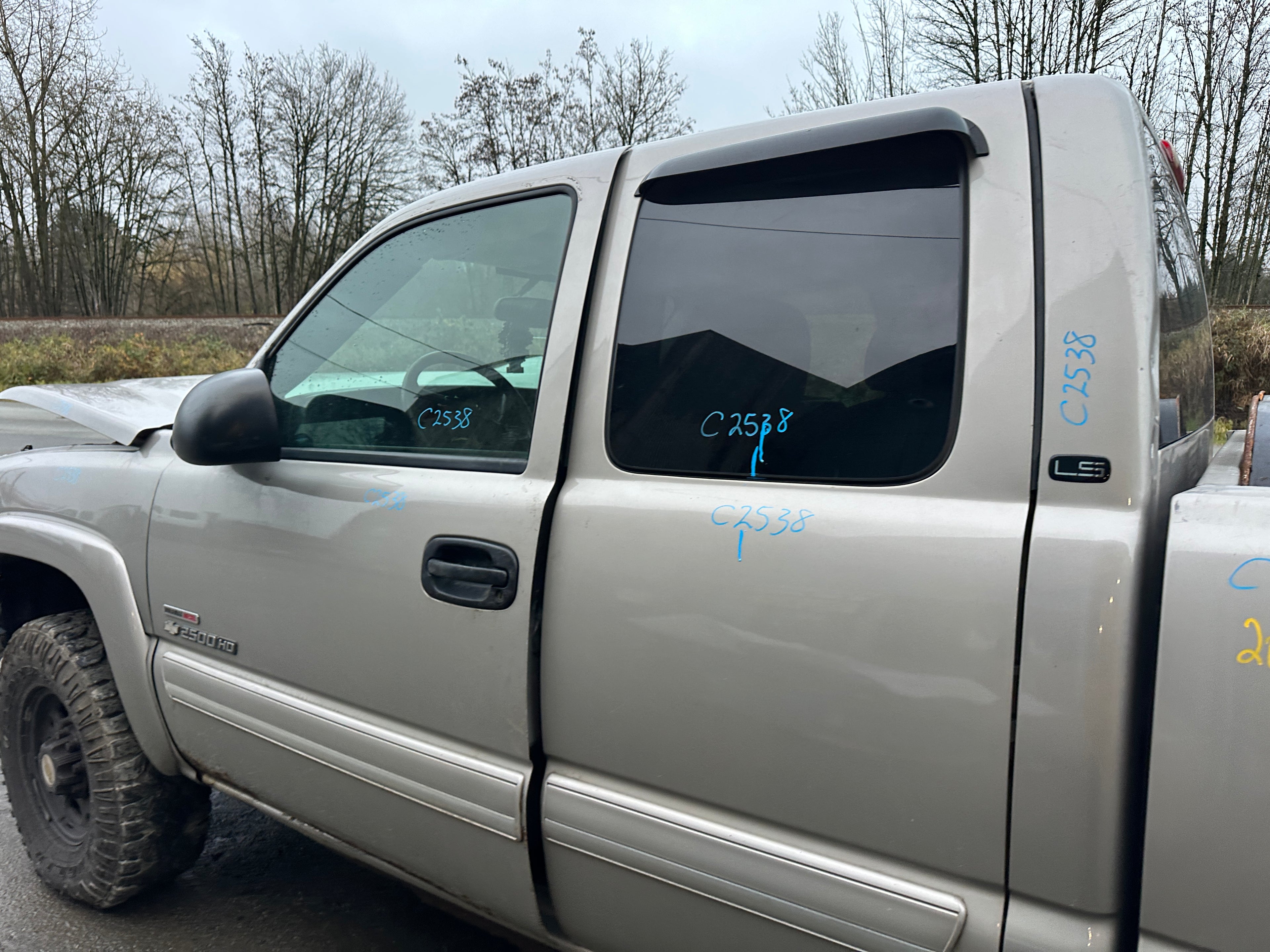 2004 Chevrolet Silverado K2500HD 6.6 LB7 Duramax – C2538