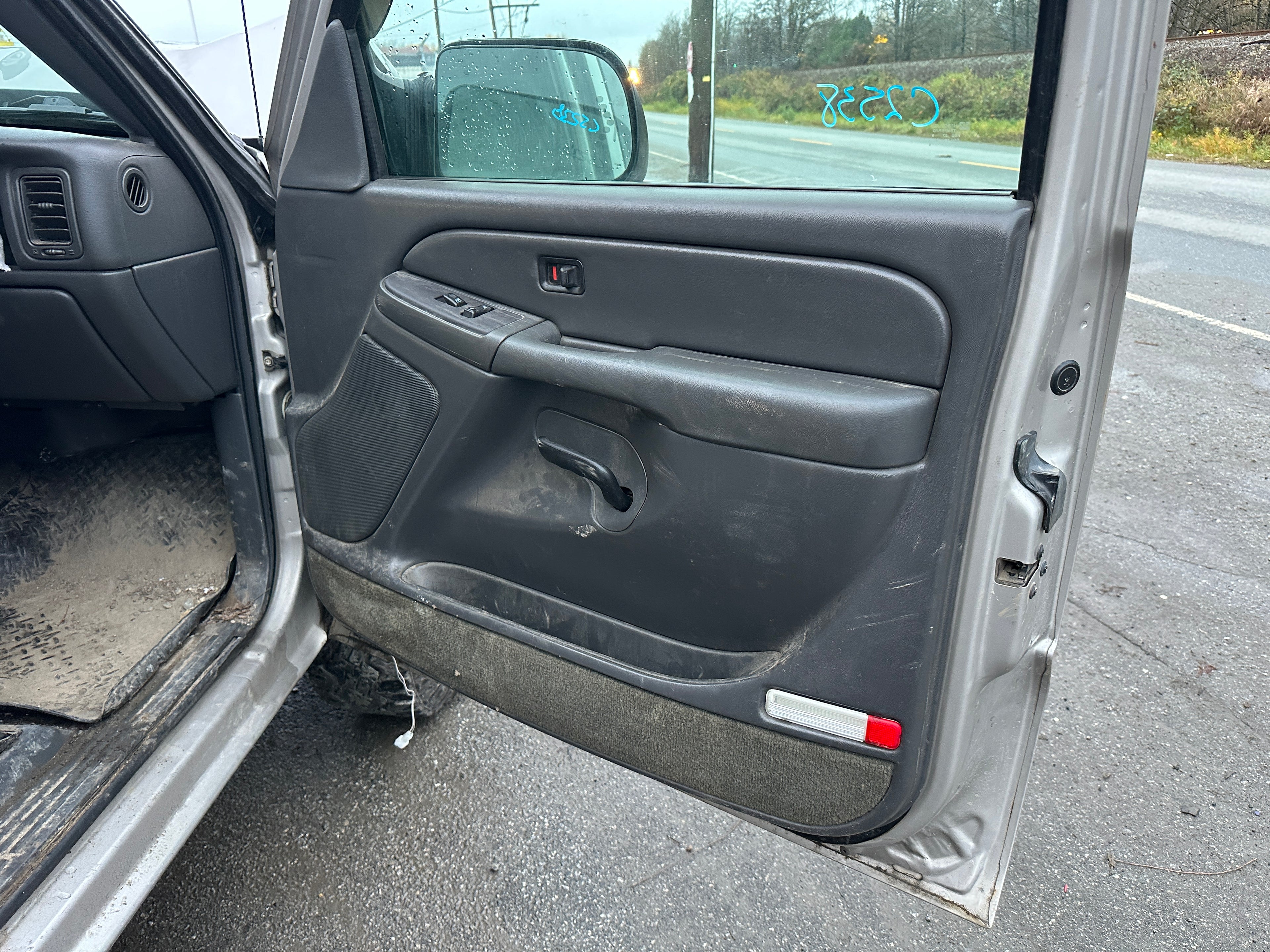 2004 Chevrolet Silverado K2500HD 6.6 LB7 Duramax – C2538