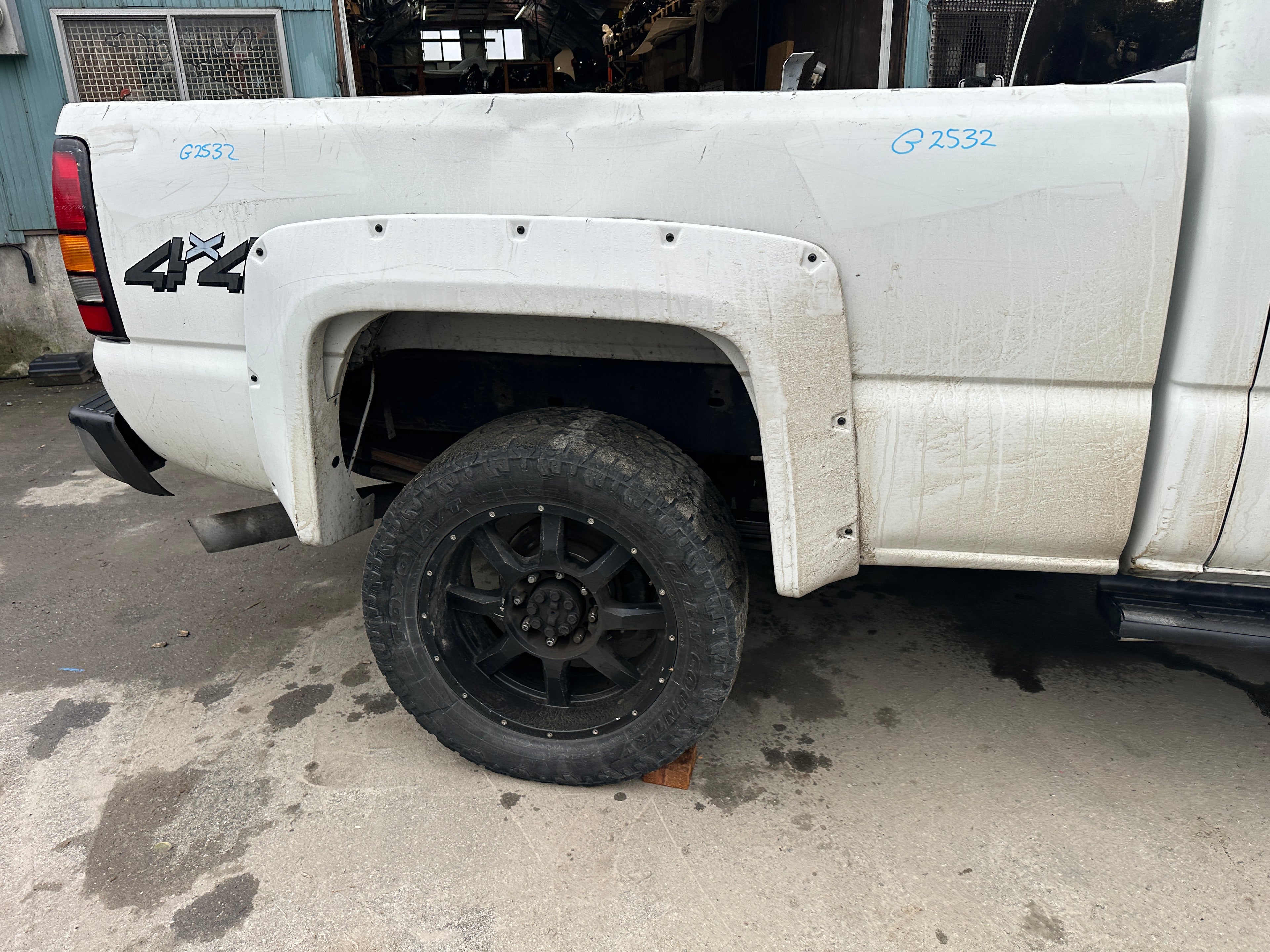 2004 GMC Sierra K2500HD 6.6 LB7 Duramax – G2532