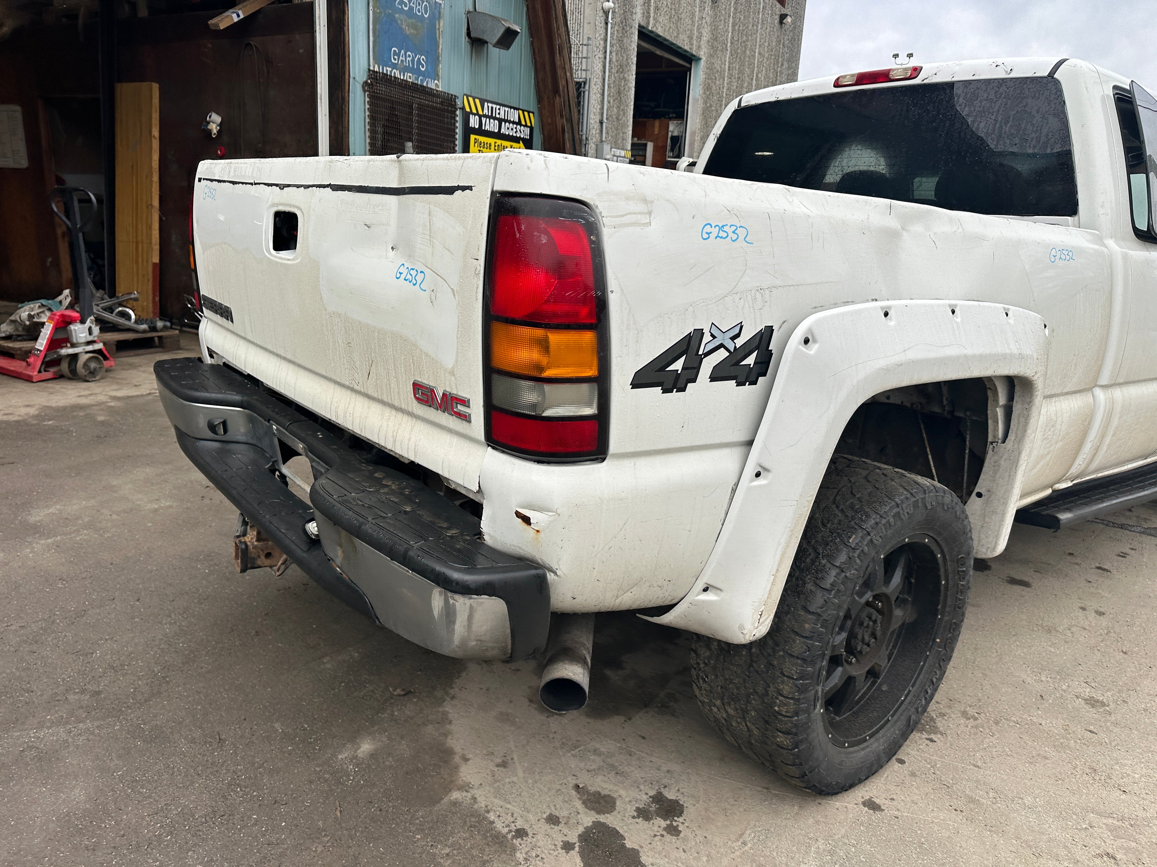 2004 GMC Sierra K2500HD 6.6 LB7 Duramax – G2532