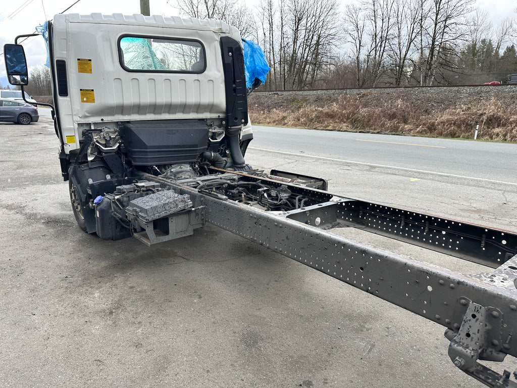 2023 Isuzu NPR Cab Chassis – IS2501