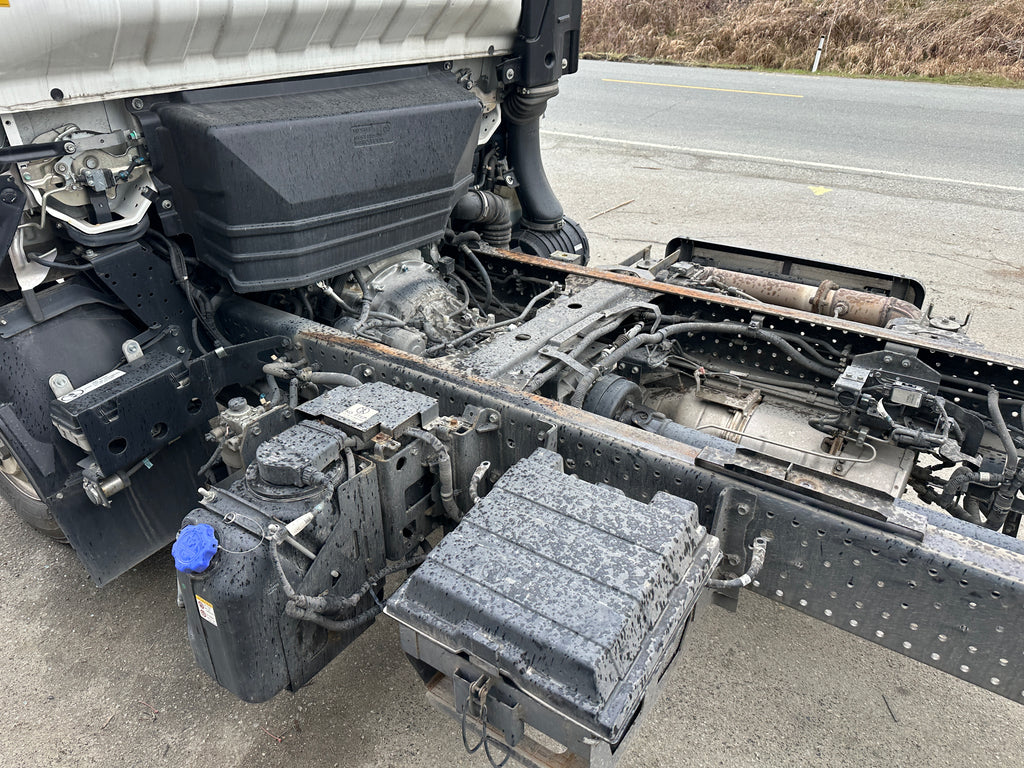 2023 Isuzu NPR Cab Chassis – IS2501