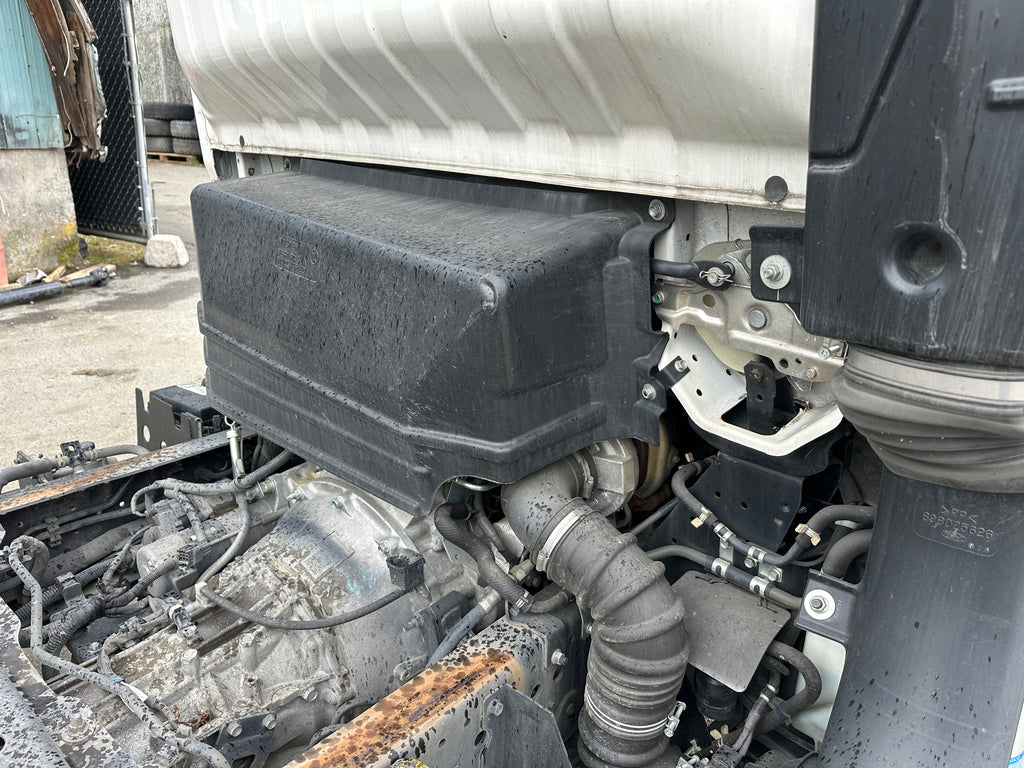 2023 Isuzu NPR Cab Chassis – IS2501