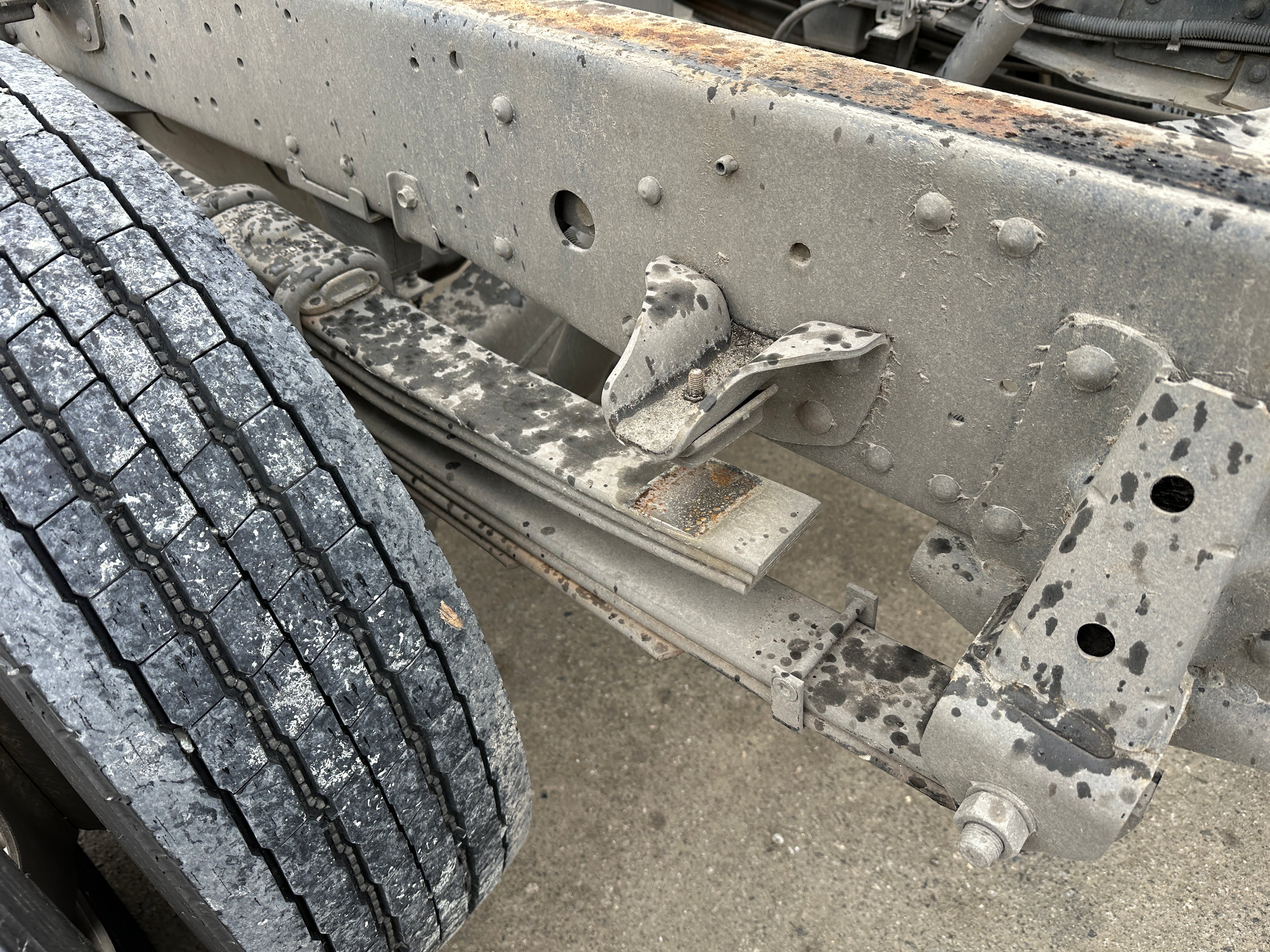 2023 Isuzu NPR Cab Chassis – IS2501