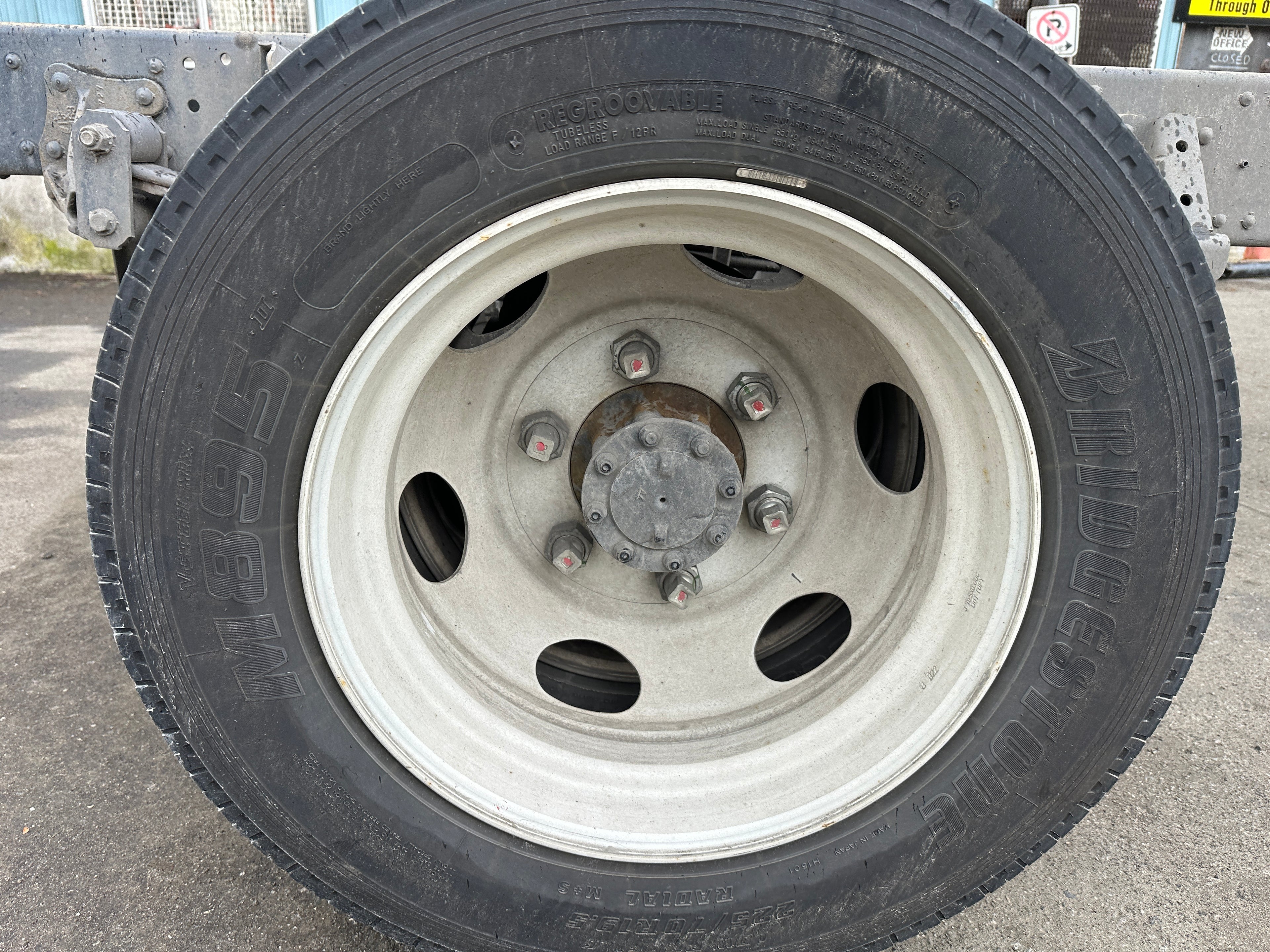 2023 Isuzu NPR Cab Chassis – IS2501