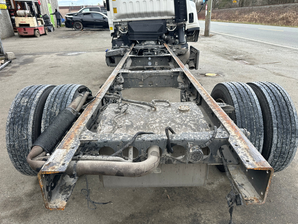 2023 Isuzu NPR Cab Chassis – IS2501