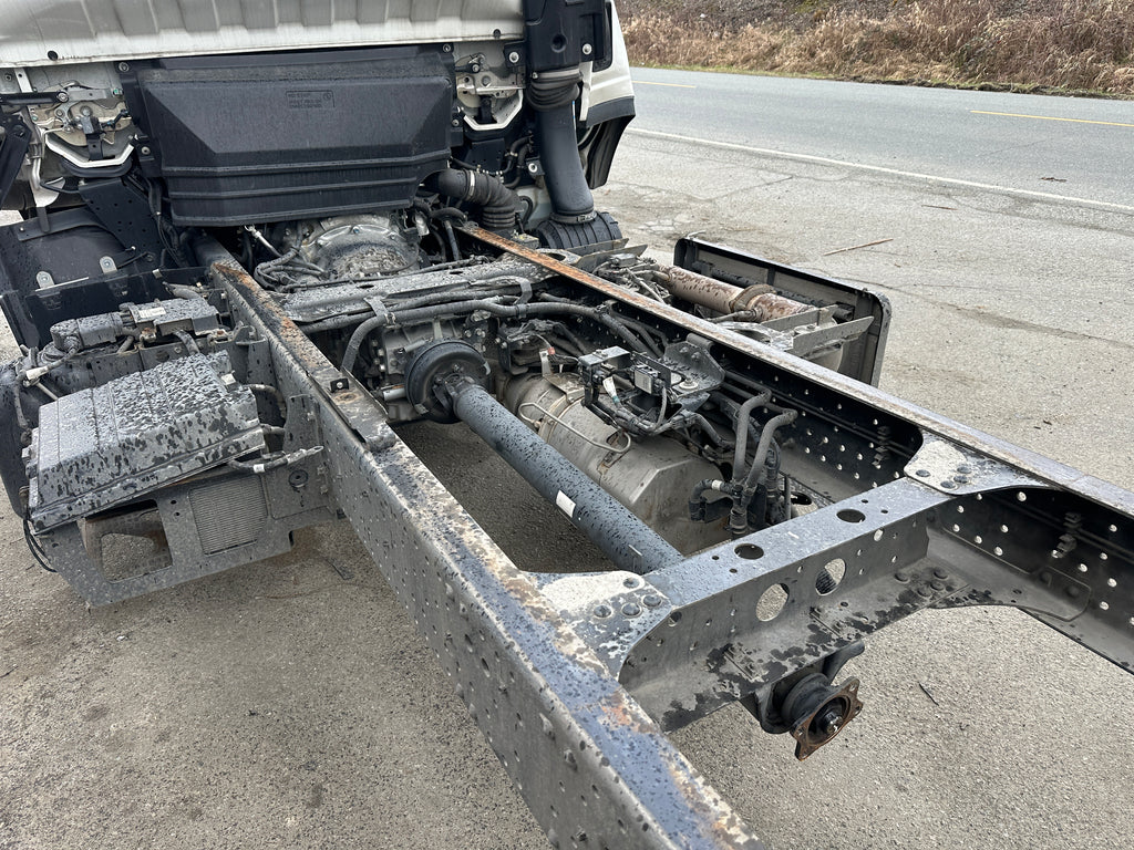 2023 Isuzu NPR Cab Chassis – IS2501