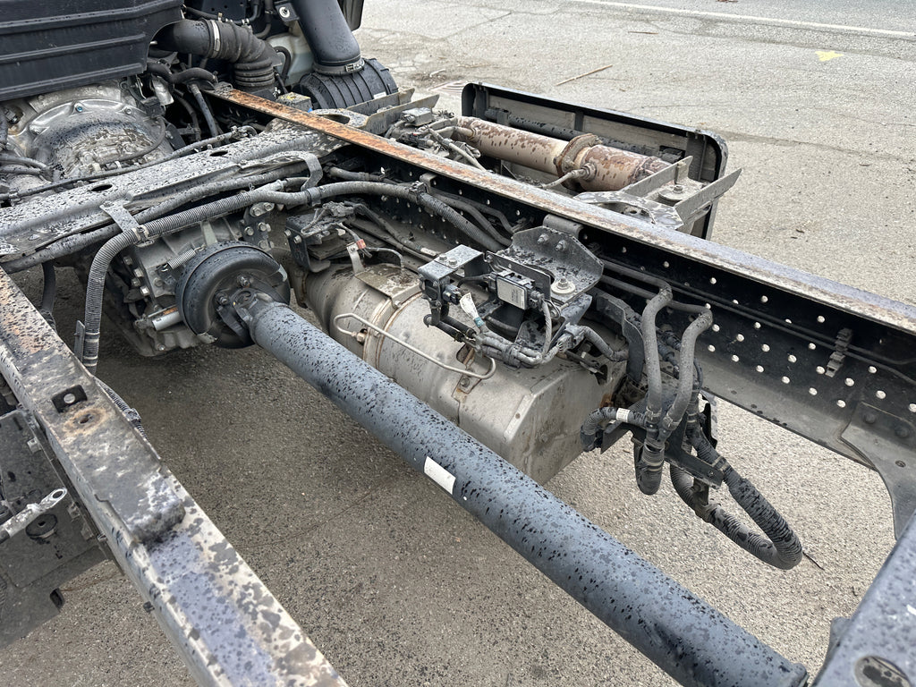 2023 Isuzu NPR Cab Chassis – IS2501
