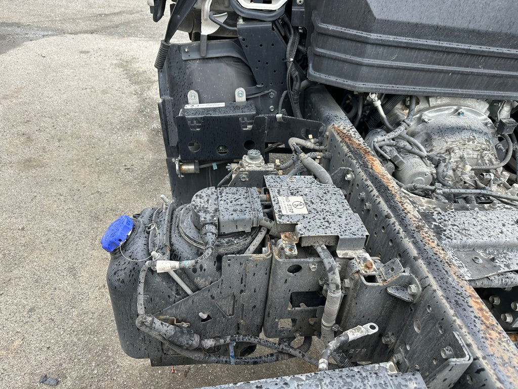 2023 Isuzu NPR Cab Chassis – IS2501