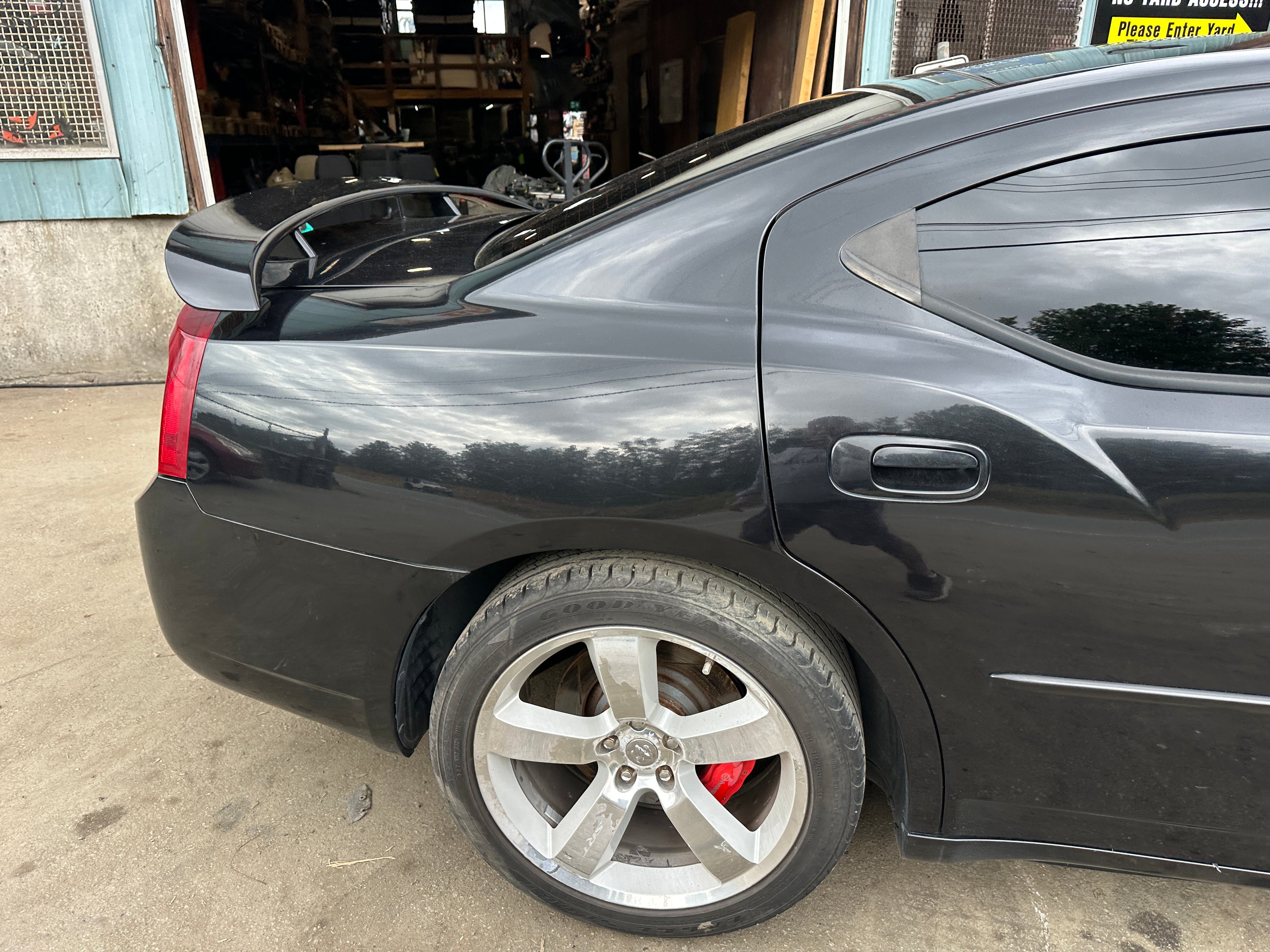 2006 Dodge Charger SRT-8 – D2504