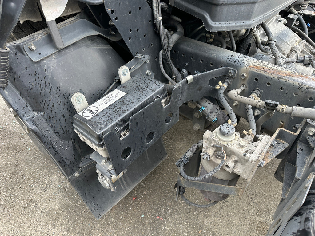 2023 Isuzu NPR Cab Chassis – IS2501