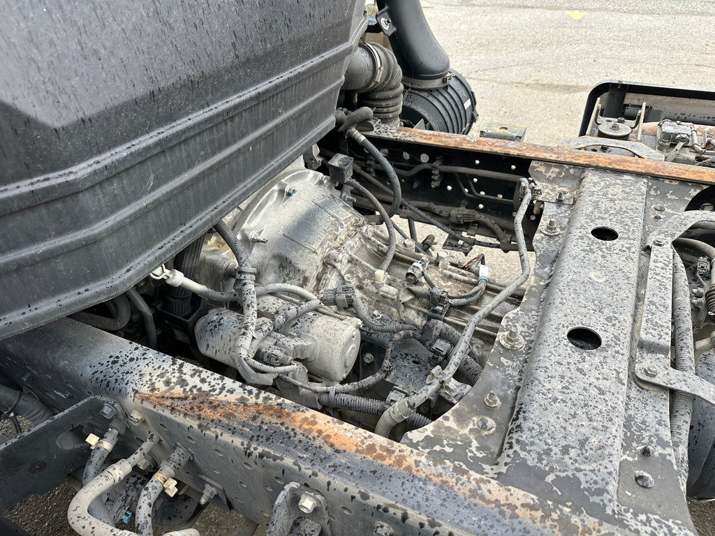2023 Isuzu NPR Cab Chassis – IS2501