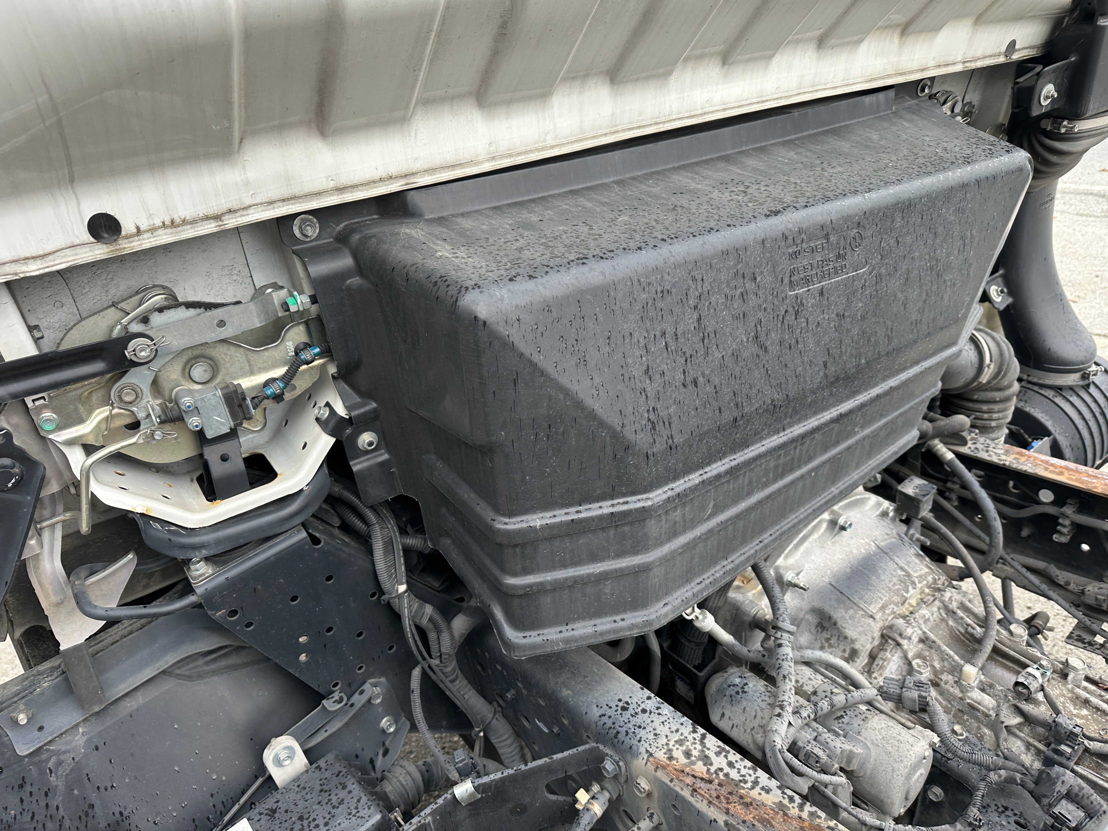 2023 Isuzu NPR Cab Chassis – IS2501