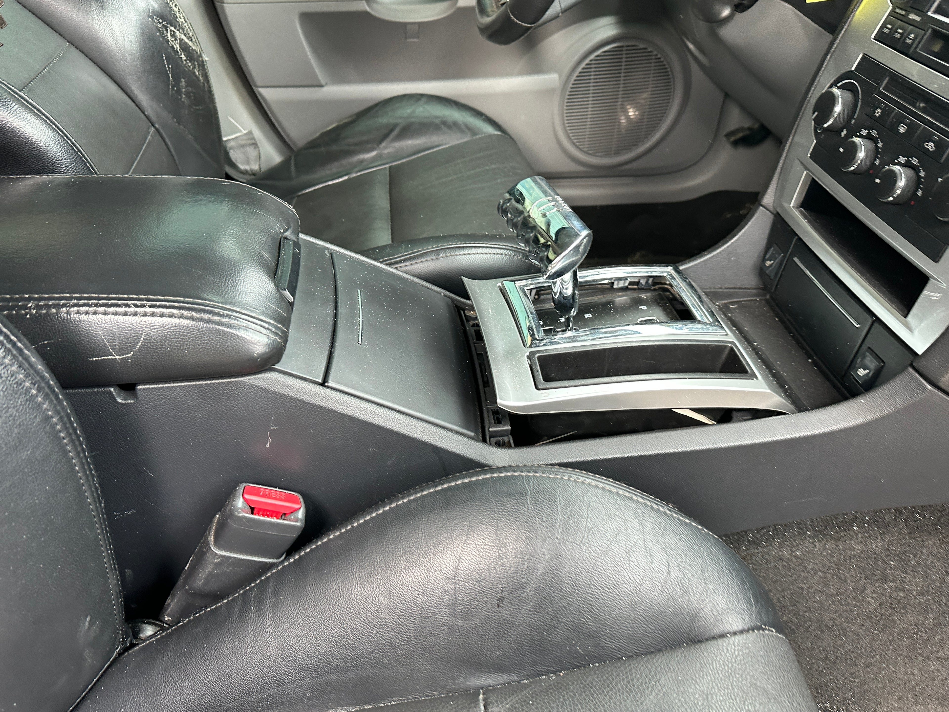 2006 Dodge Charger SRT-8 – D2504