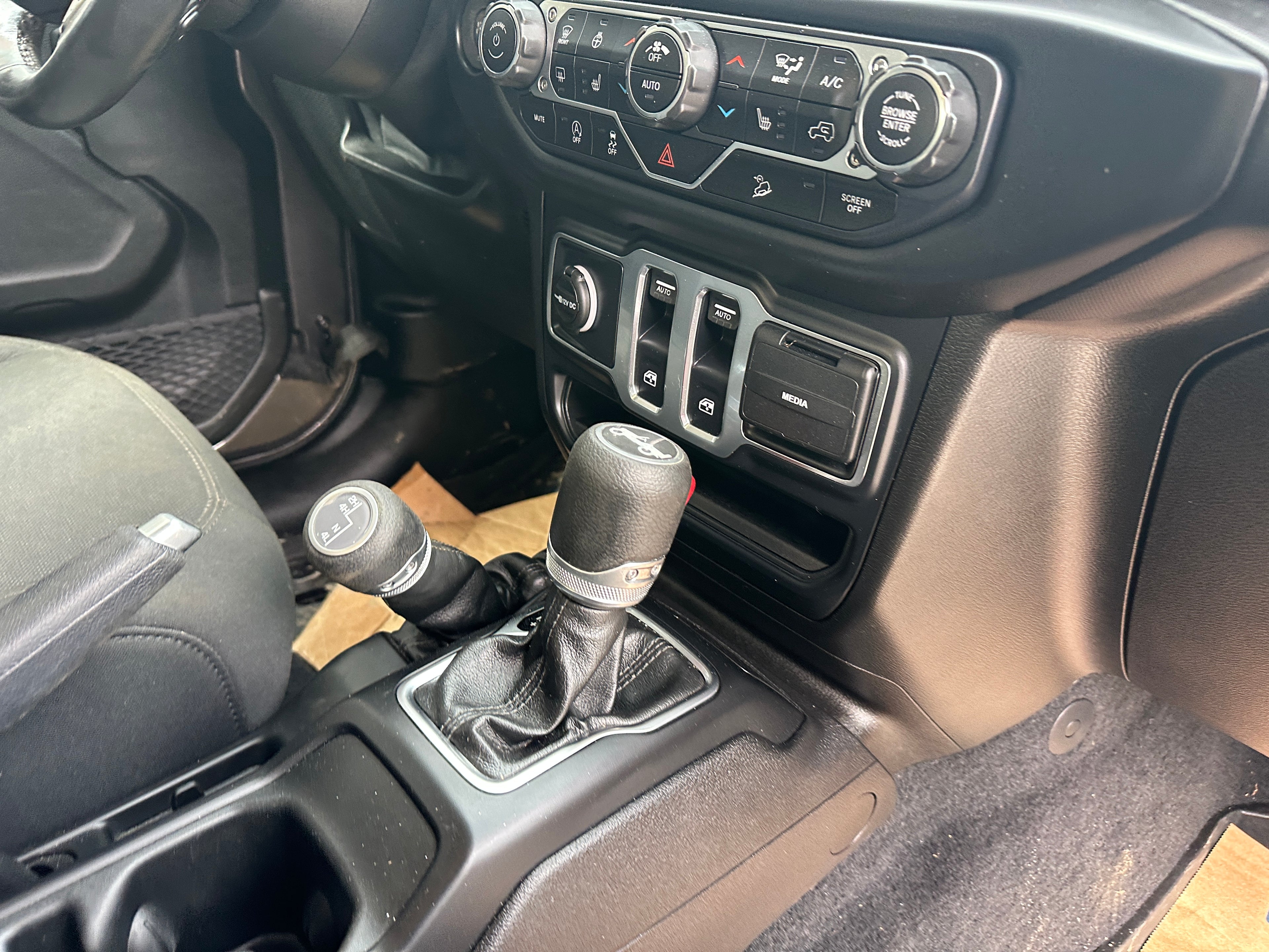 2019 Jeep Wrangler JL Sport 3.6 – J2612