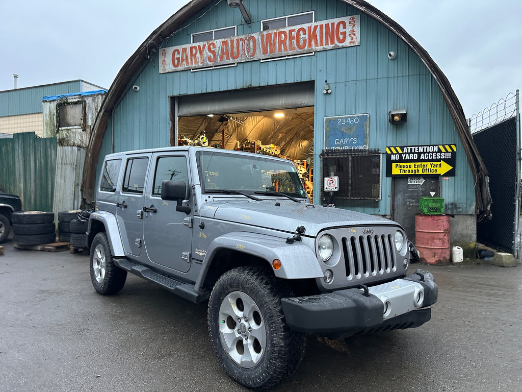 2015 Jeep Wrangler JK Unlimited Sahara 3.6 – J2560