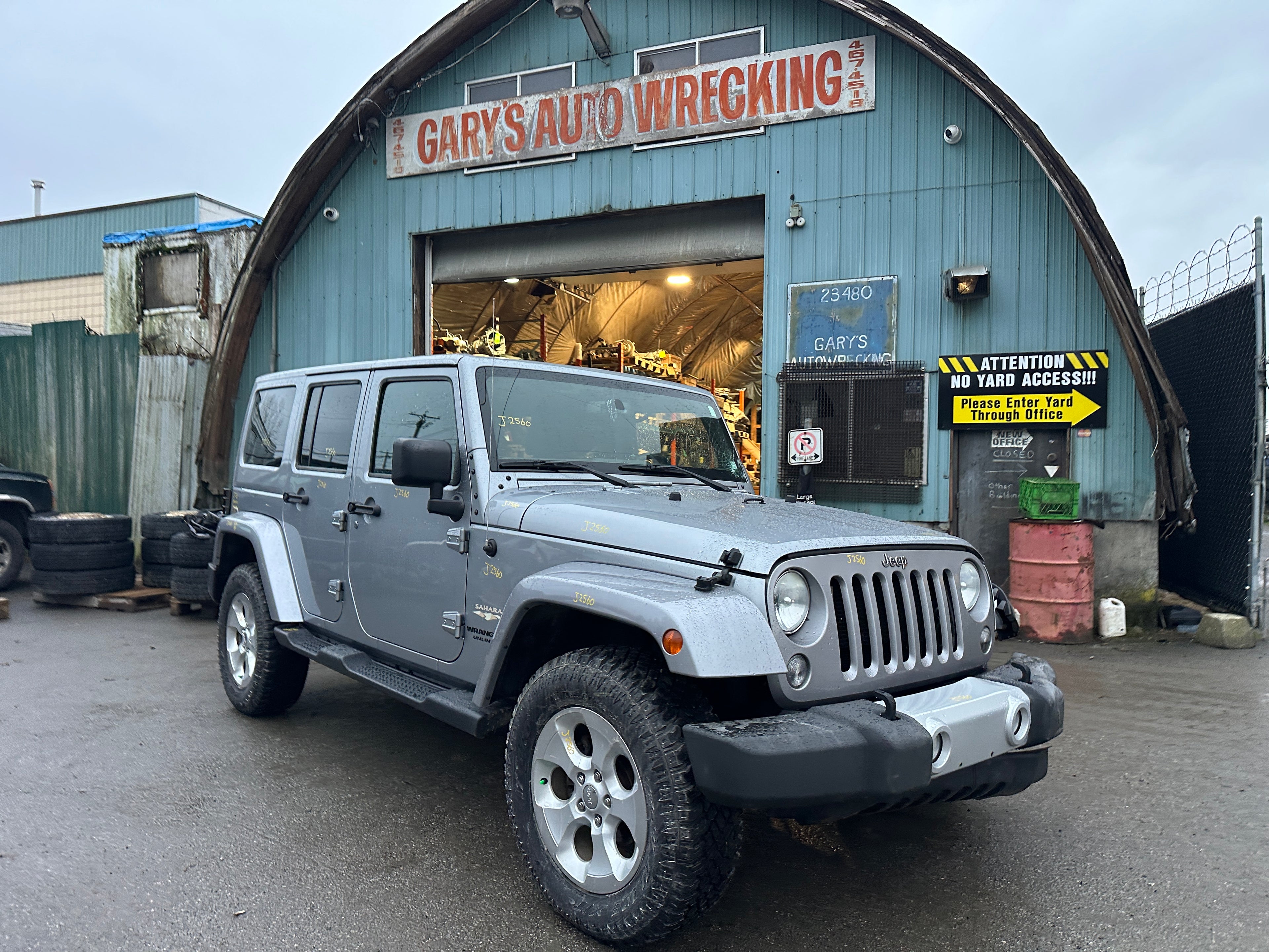 2015 Jeep Wrangler JK Unlimited Sahara 3.6 – J2560