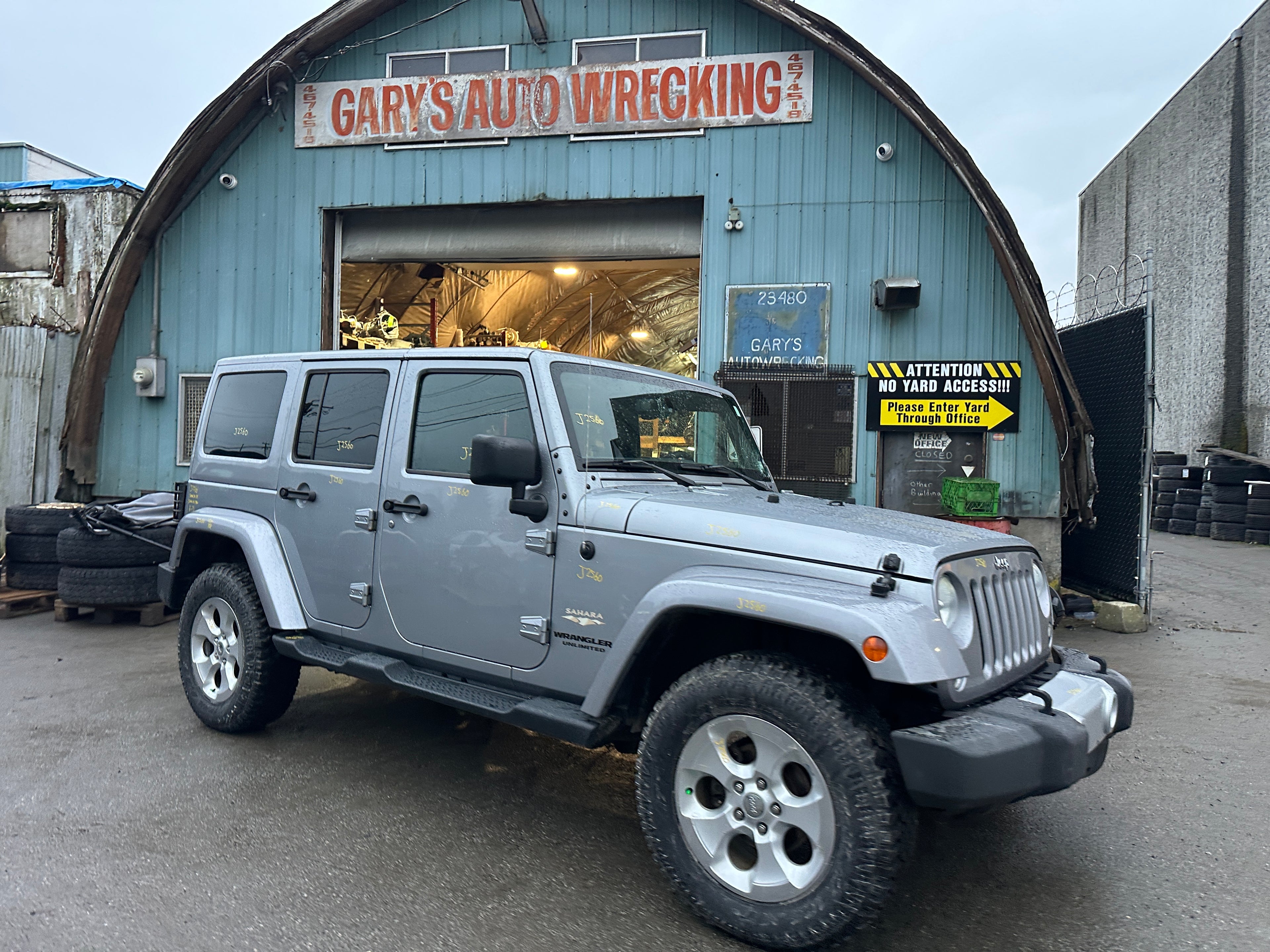 2015 Jeep Wrangler JK Unlimited Sahara 3.6 – J2560