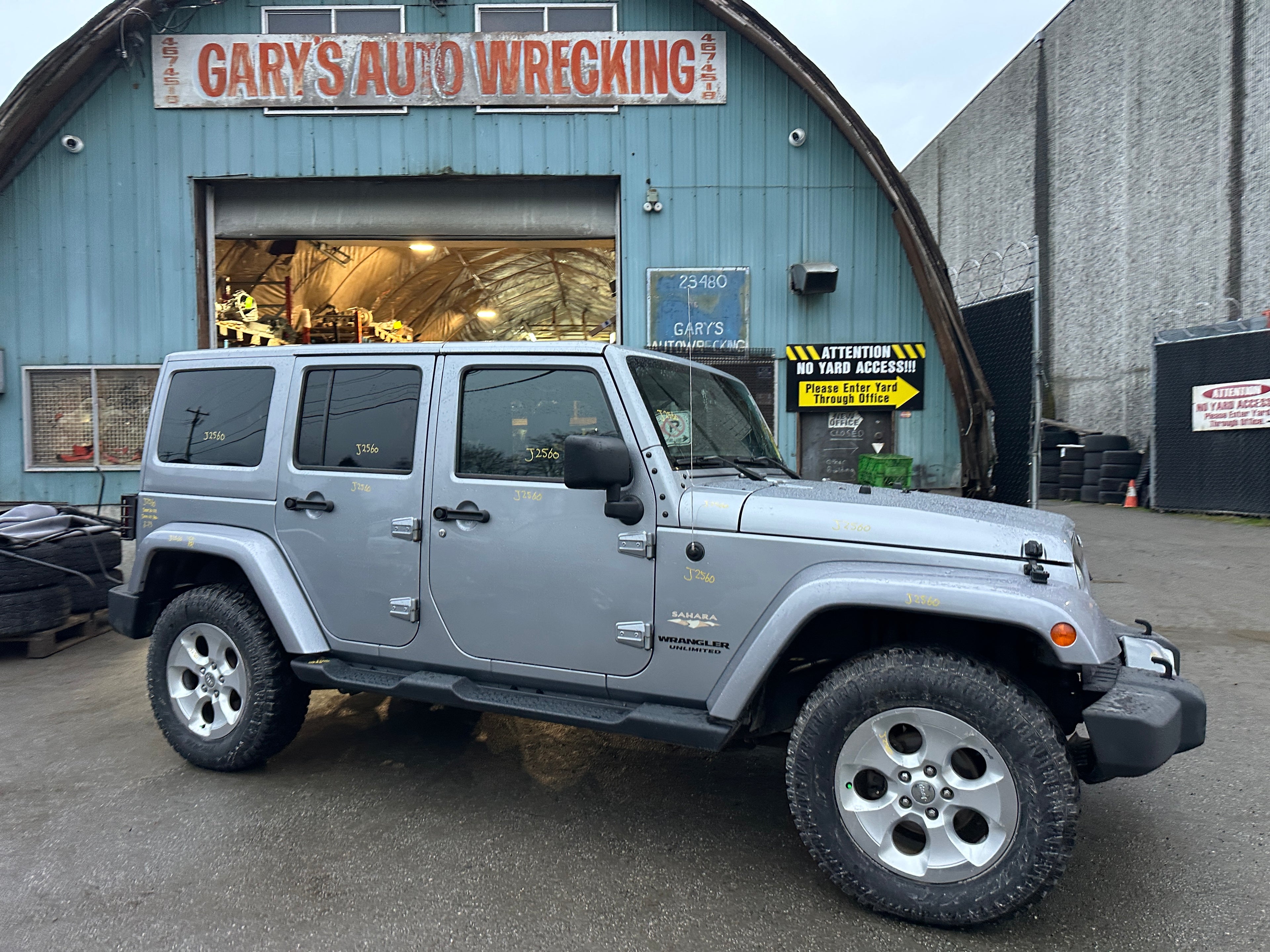 2015 Jeep Wrangler JK Unlimited Sahara 3.6 – J2560
