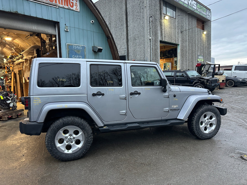 2015 Jeep Wrangler JK Unlimited Sahara 3.6 – J2560