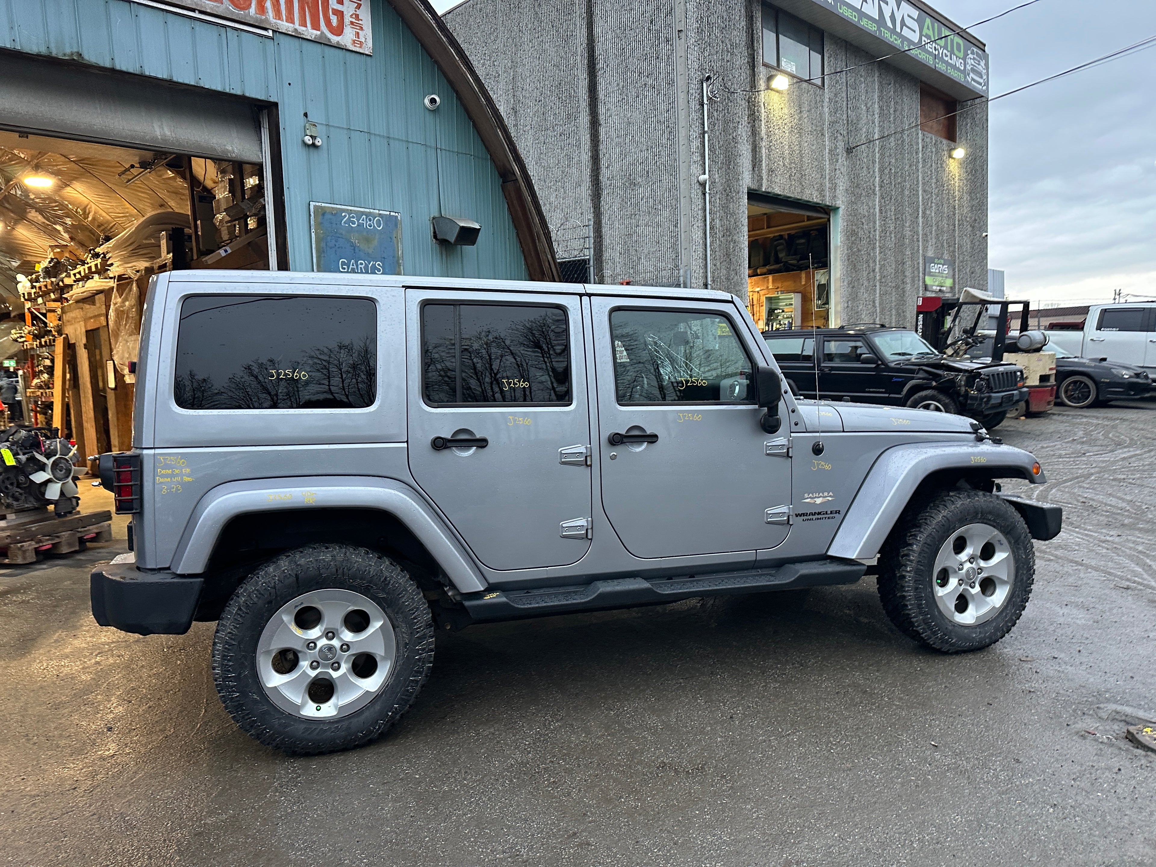 2015 Jeep Wrangler JK Unlimited Sahara 3.6 – J2560