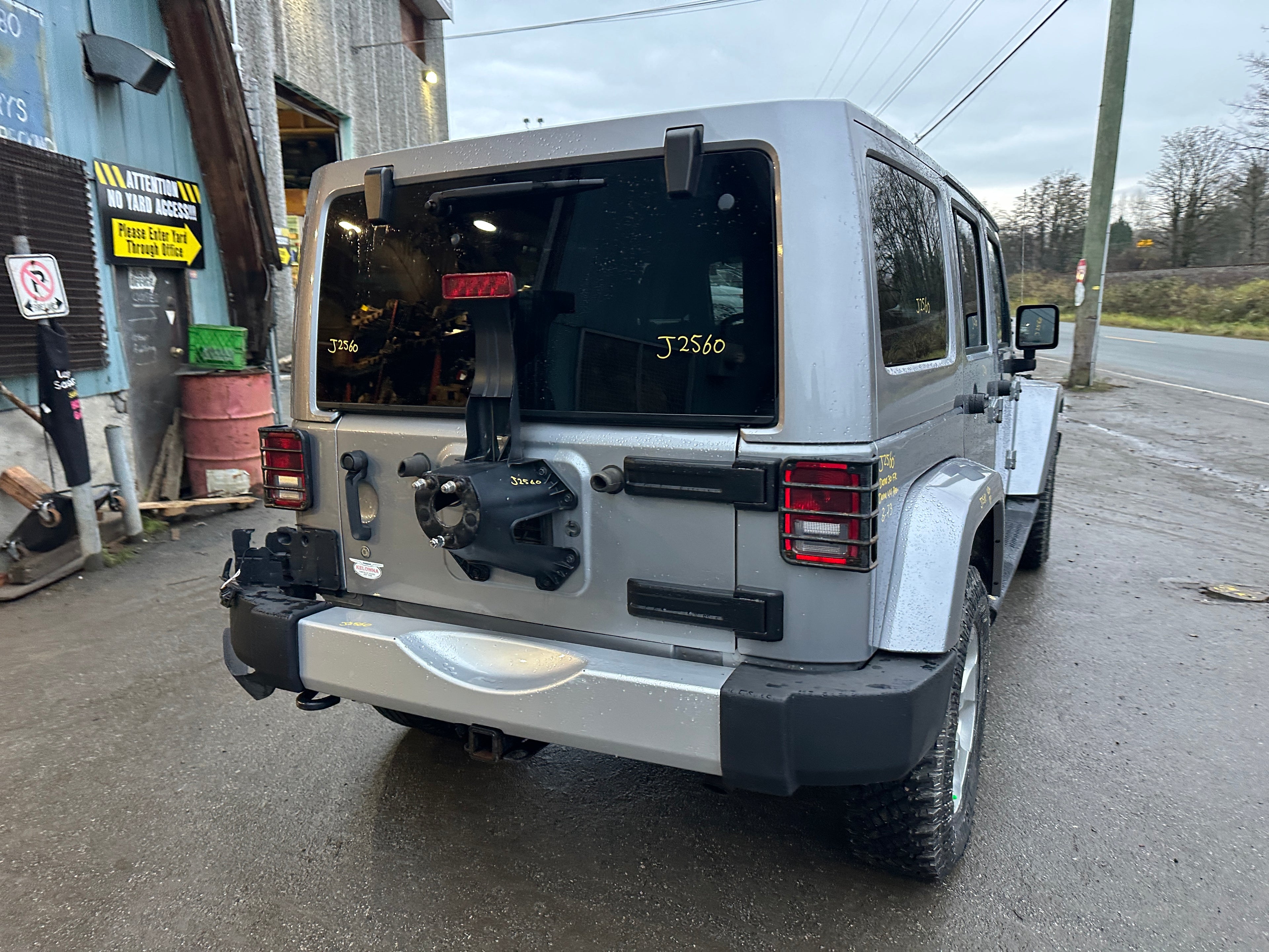 2015 Jeep Wrangler JK Unlimited Sahara 3.6 – J2560