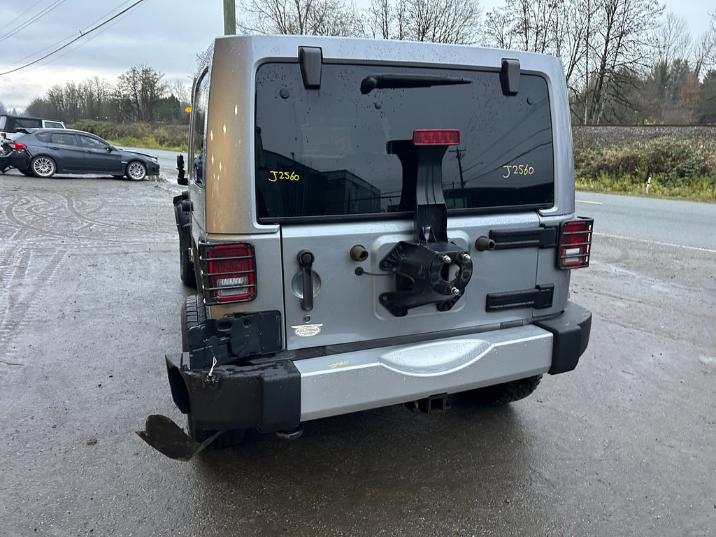 2015 Jeep Wrangler JK Unlimited Sahara 3.6 – J2560