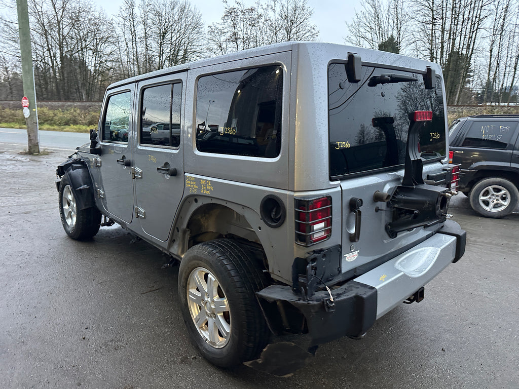 2015 Jeep Wrangler JK Unlimited Sahara 3.6 – J2560