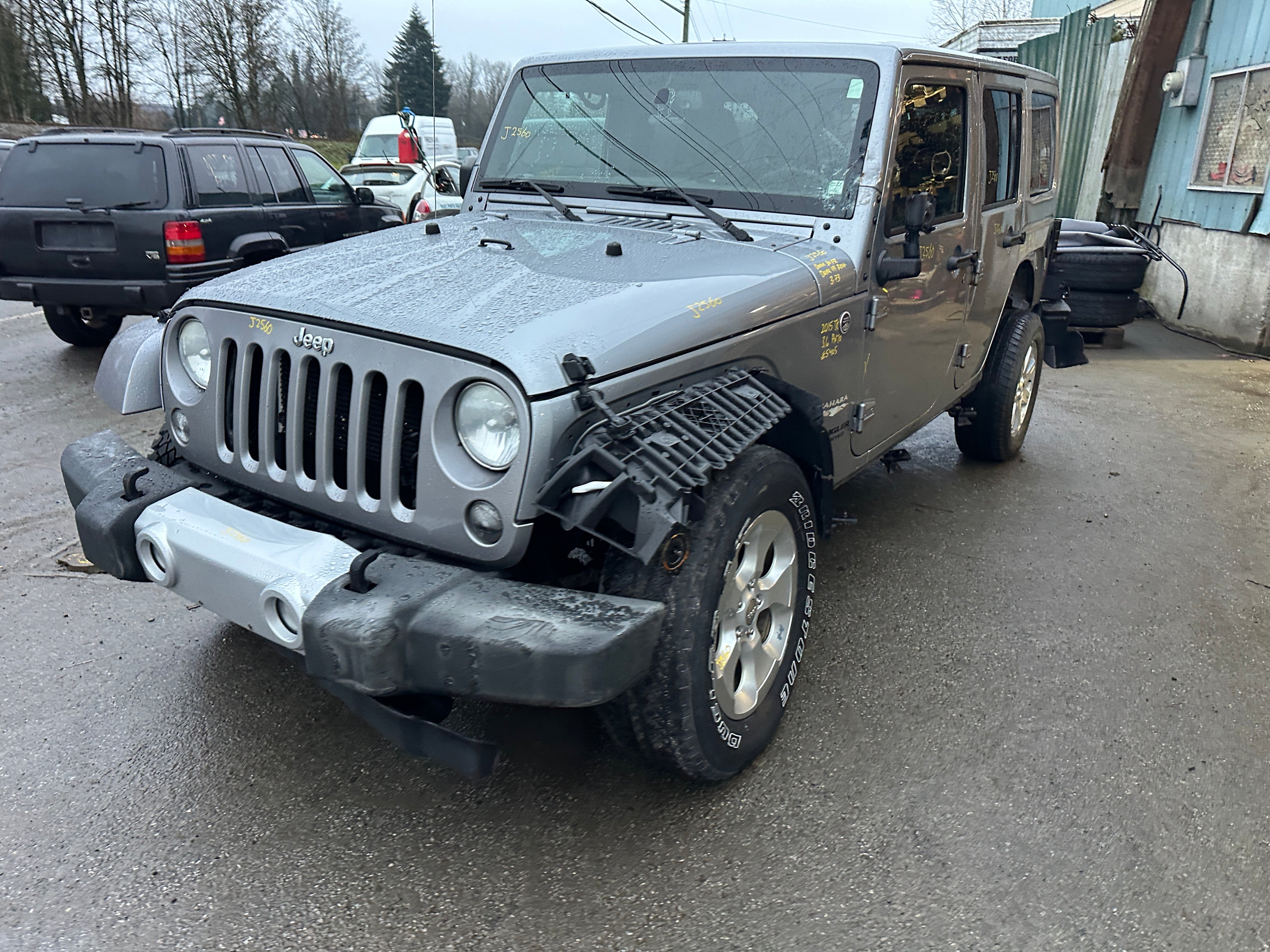 2015 Jeep Wrangler JK Unlimited Sahara 3.6 – J2560