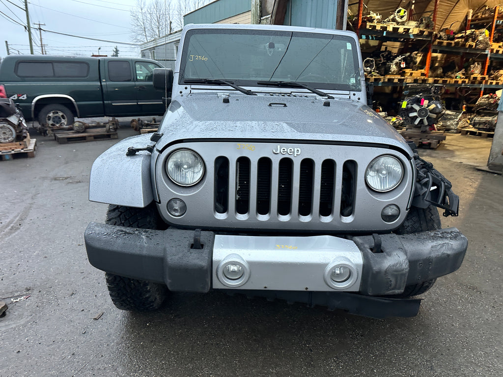 2015 Jeep Wrangler JK Unlimited Sahara 3.6 – J2560