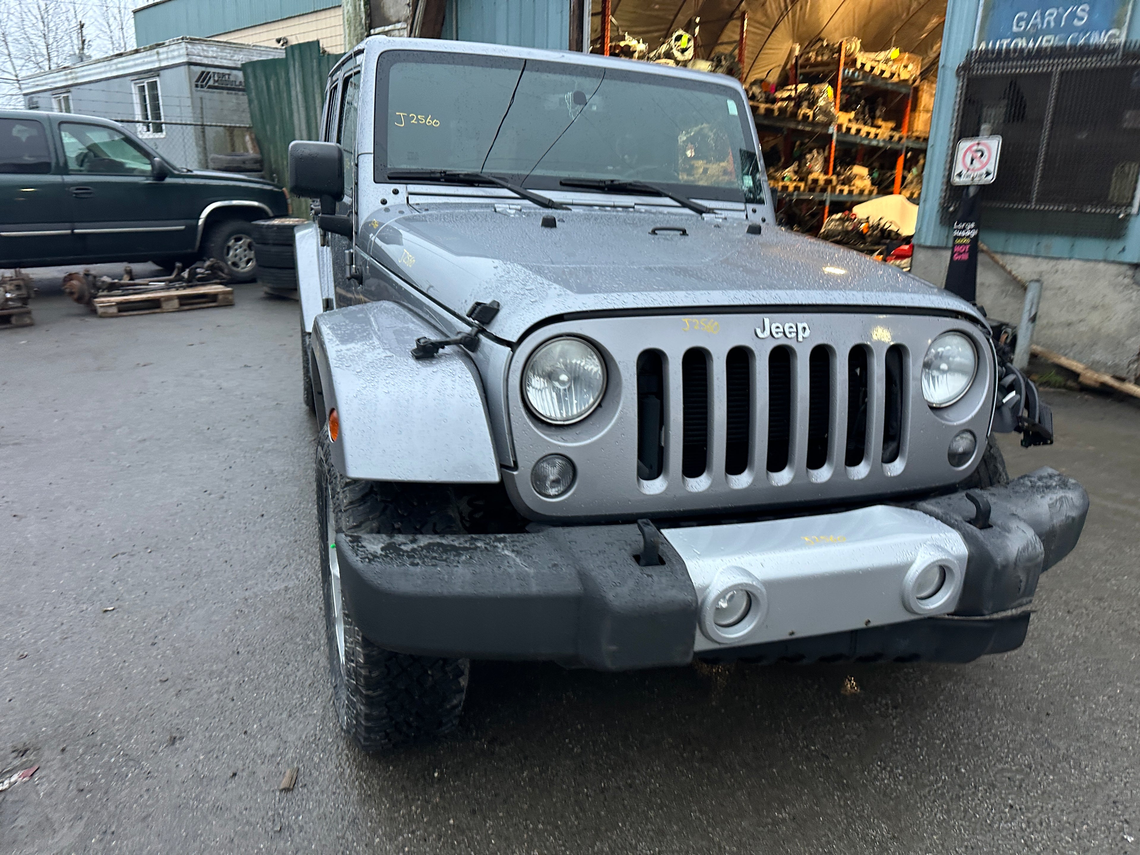 2015 Jeep Wrangler JK Unlimited Sahara 3.6 – J2560