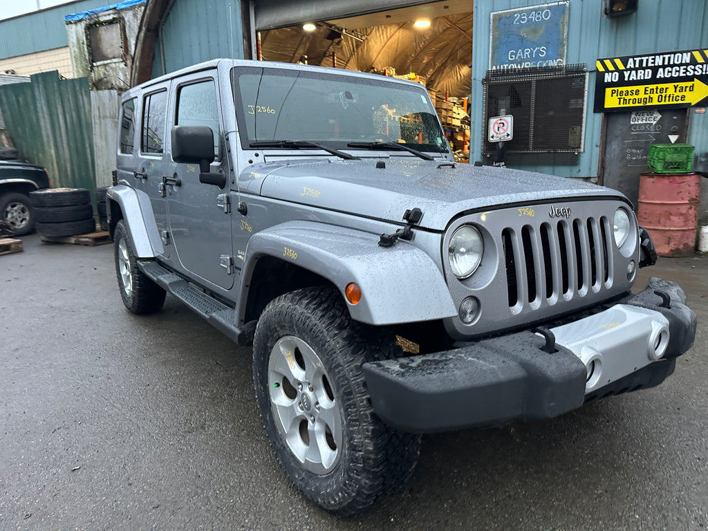 2015 Jeep Wrangler JK Unlimited Sahara 3.6 – J2560