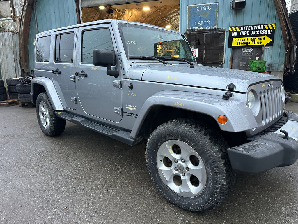 2015 Jeep Wrangler JK Unlimited Sahara 3.6 – J2560