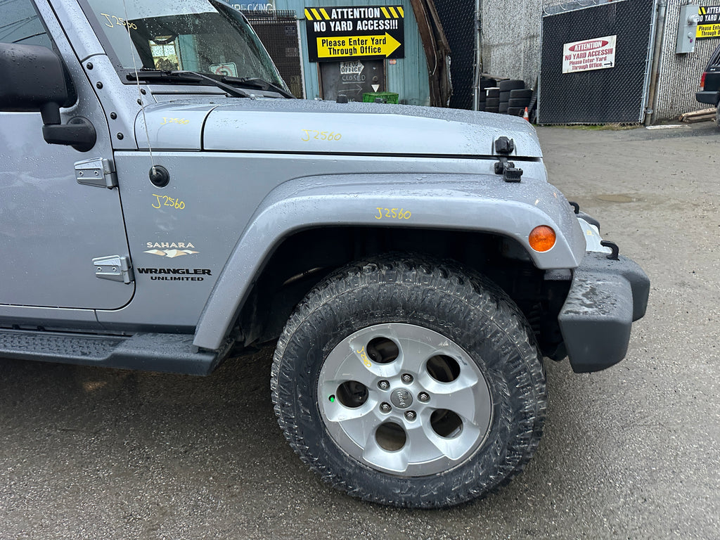 2015 Jeep Wrangler JK Unlimited Sahara 3.6 – J2560