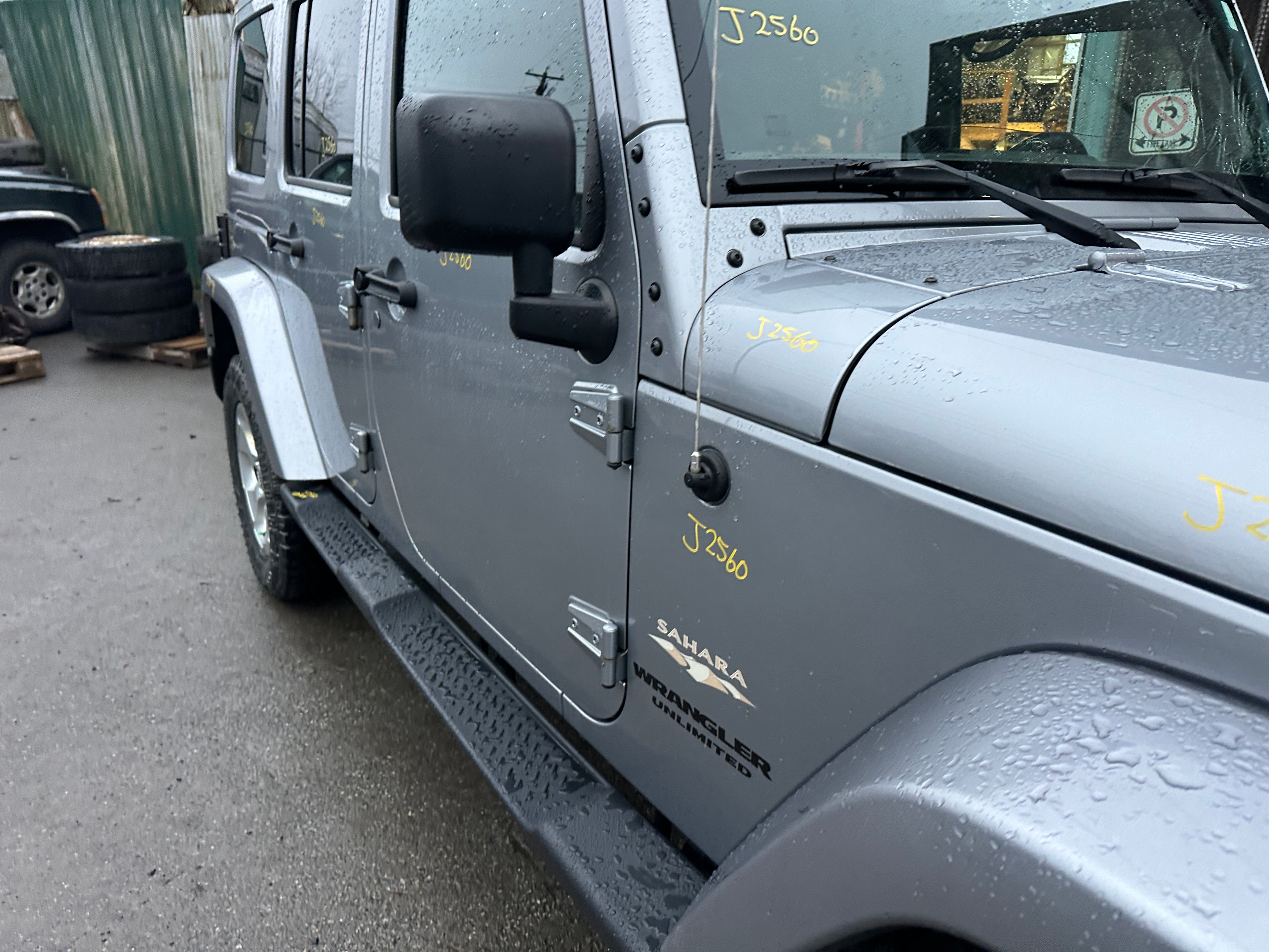 2015 Jeep Wrangler JK Unlimited Sahara 3.6 – J2560