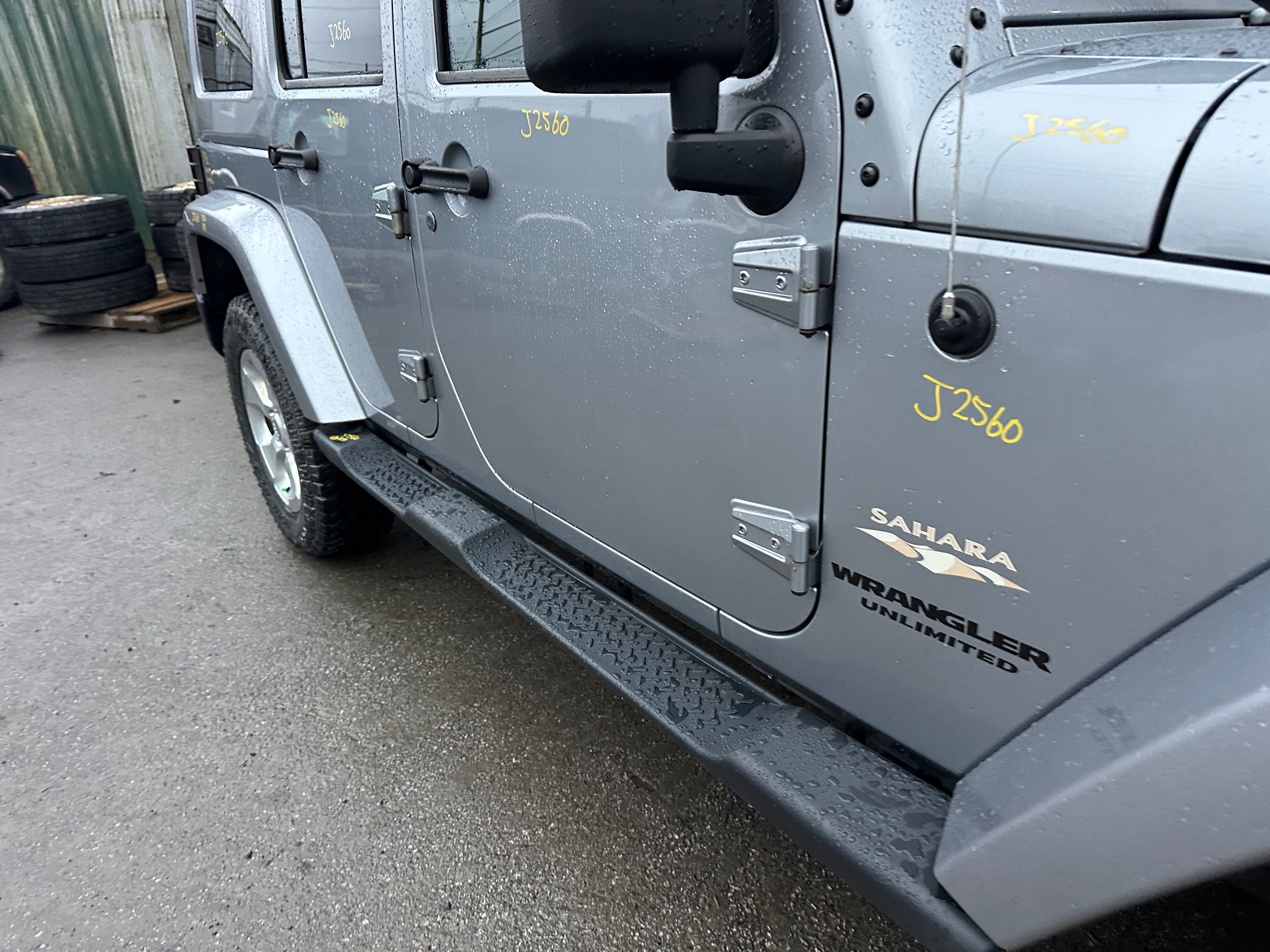 2015 Jeep Wrangler JK Unlimited Sahara 3.6 – J2560
