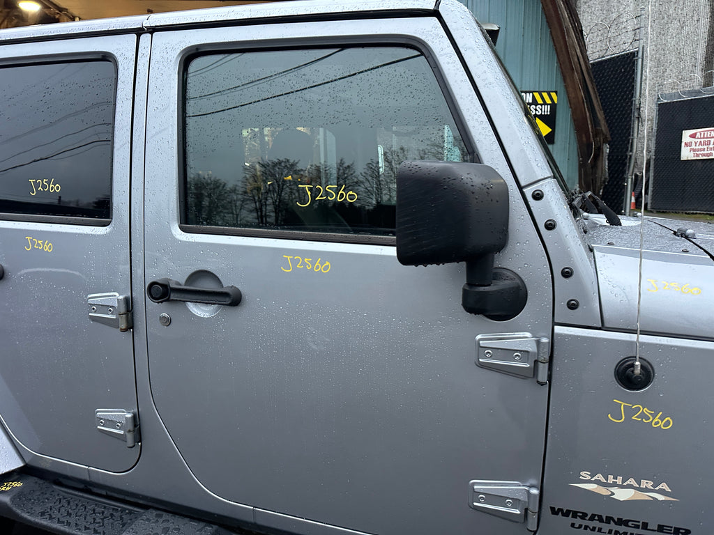 2015 Jeep Wrangler JK Unlimited Sahara 3.6 – J2560