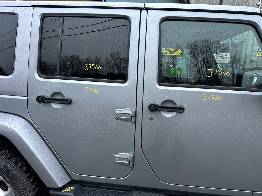 2015 Jeep Wrangler JK Unlimited Sahara 3.6 – J2560