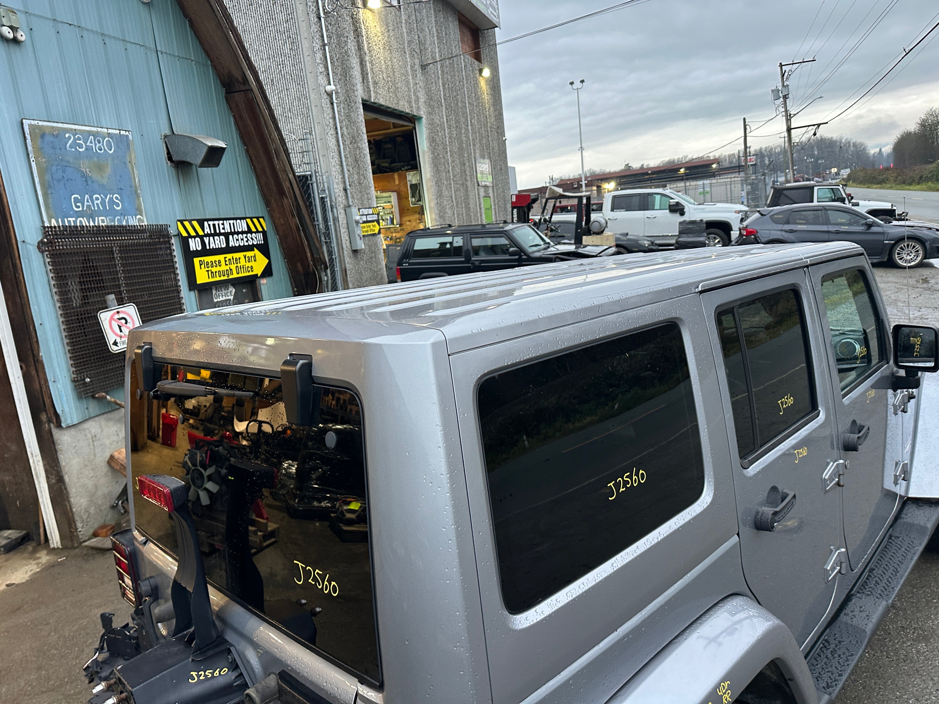 2015 Jeep Wrangler JK Unlimited Sahara 3.6 – J2560