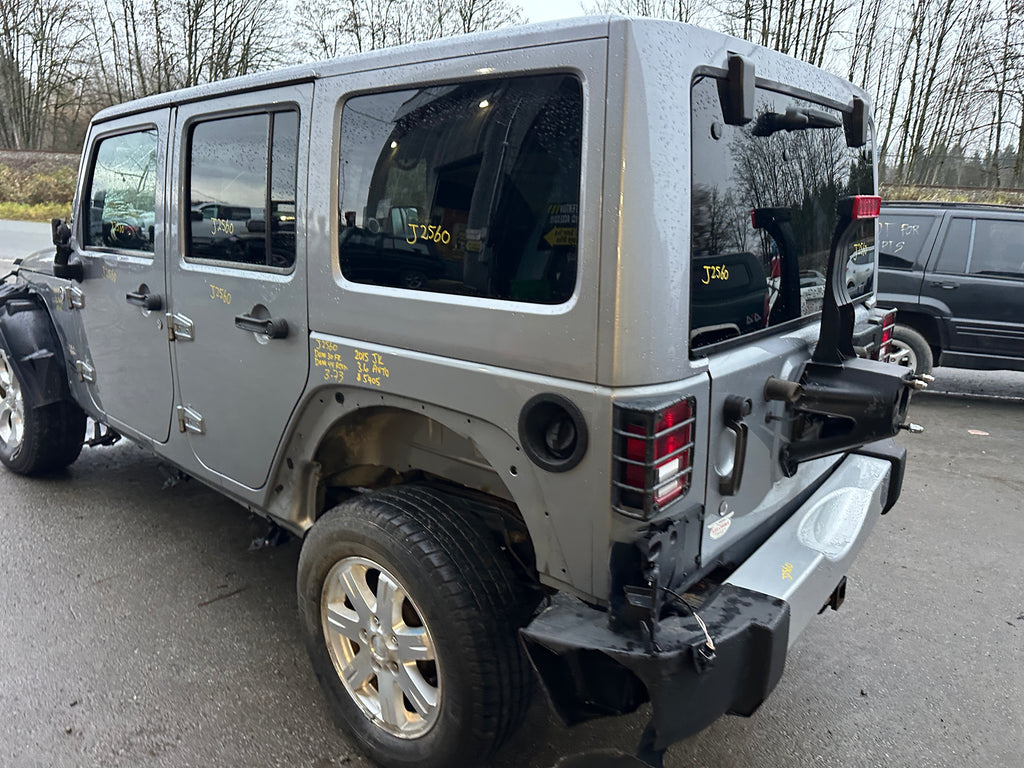 2015 Jeep Wrangler JK Unlimited Sahara 3.6 – J2560